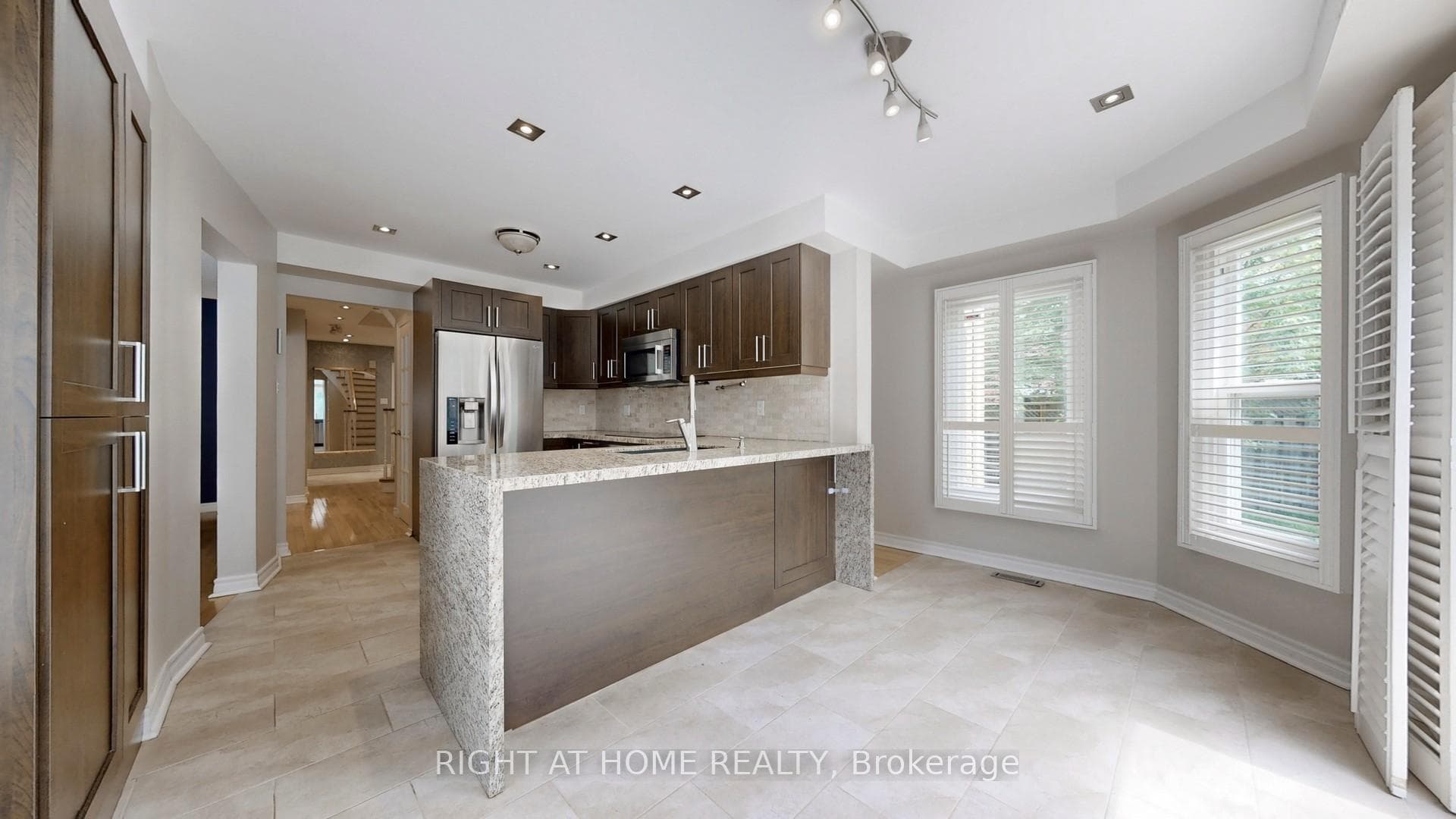 11 Hawker Court photo 10