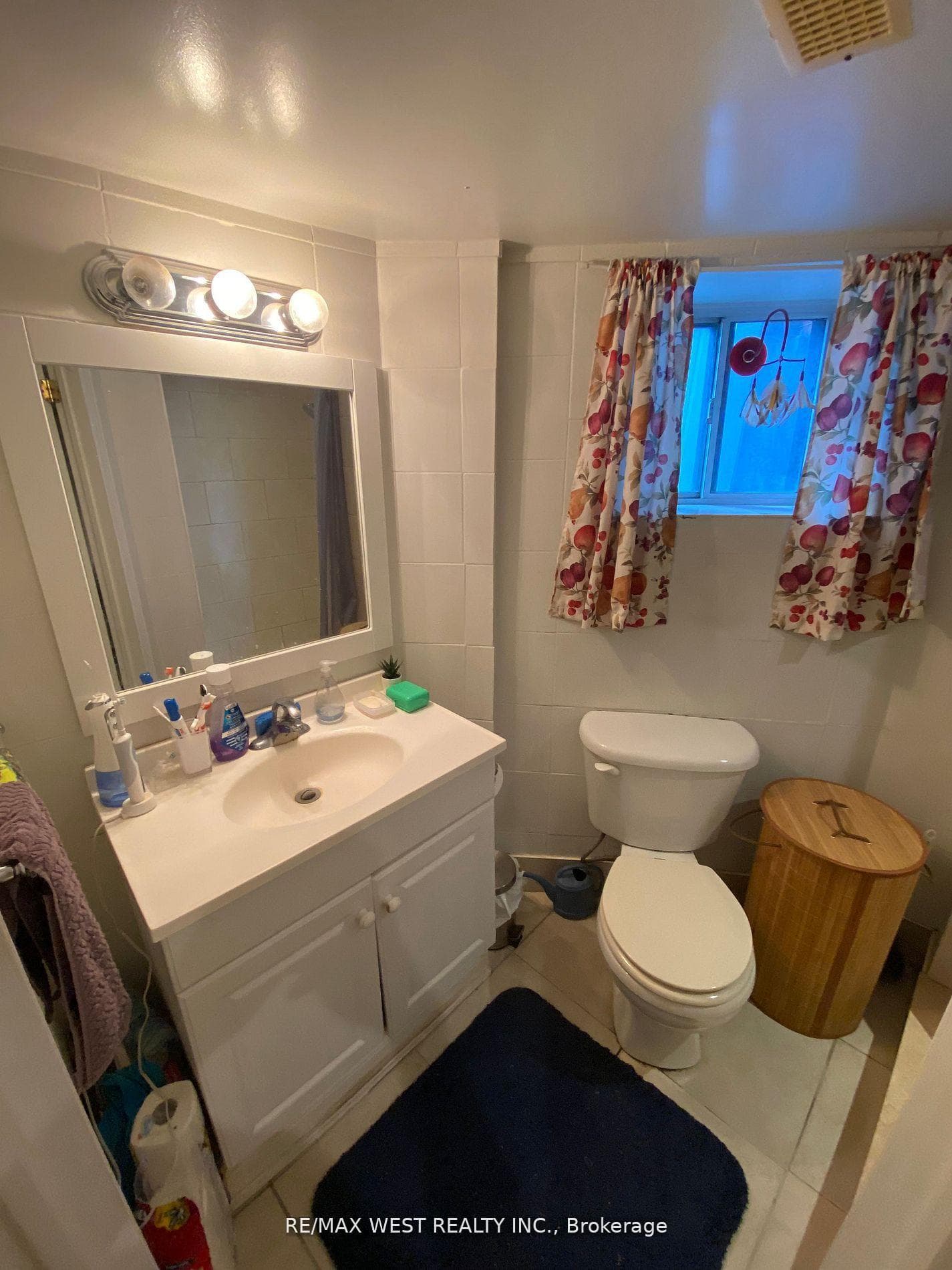 1206 Ossington Avenue Unit Lower photo 8