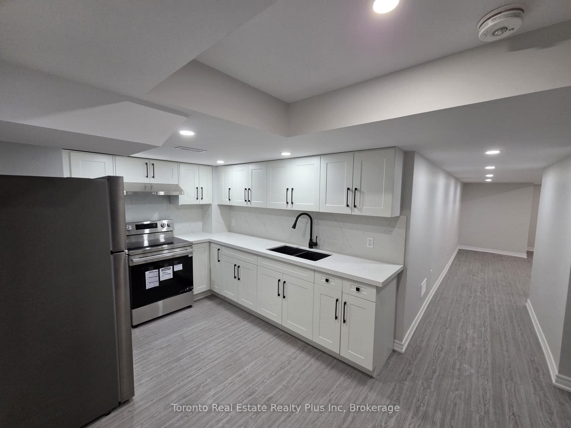 1476 Melville bonus Crescent photo 7