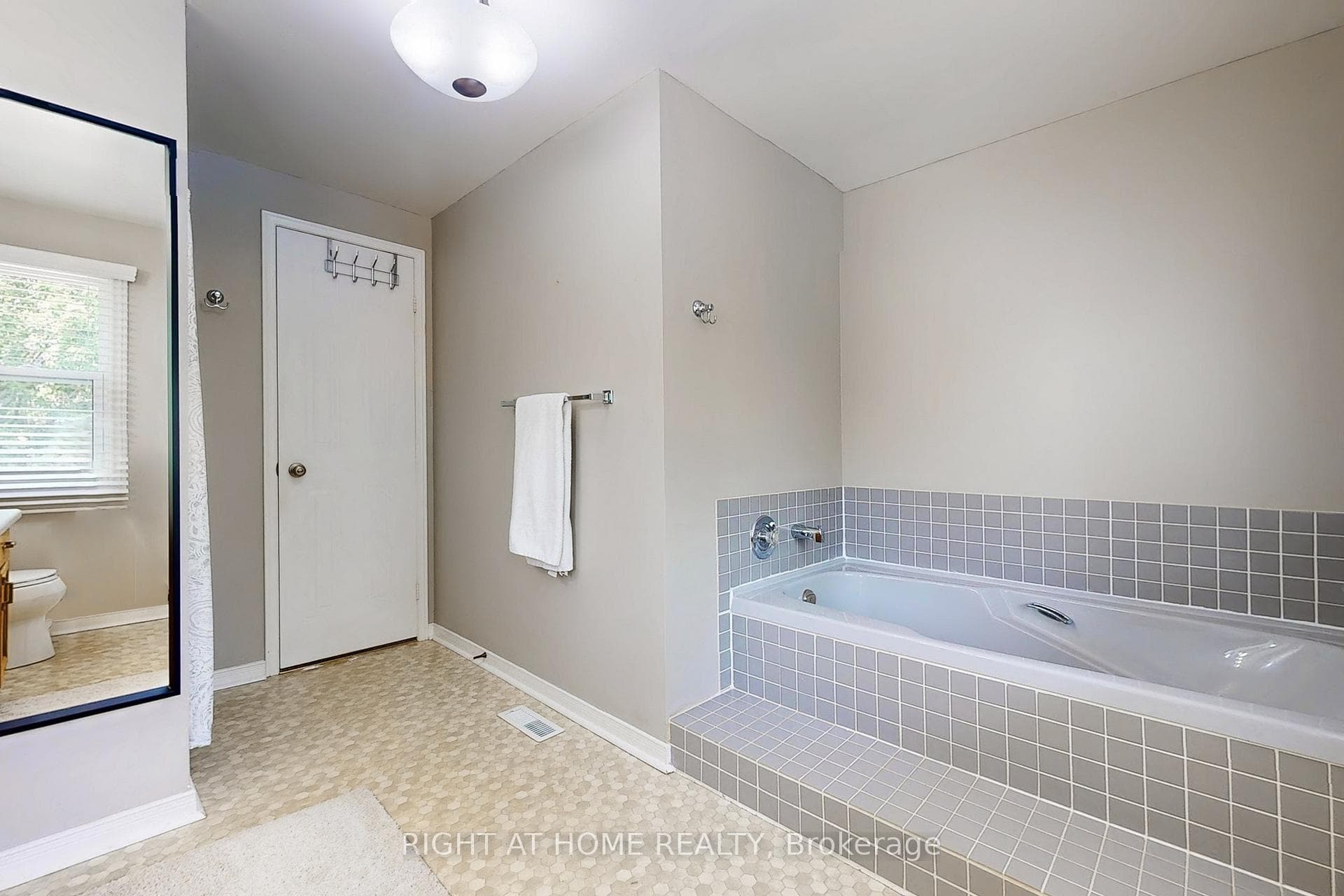363 Crossland Gate photo 21