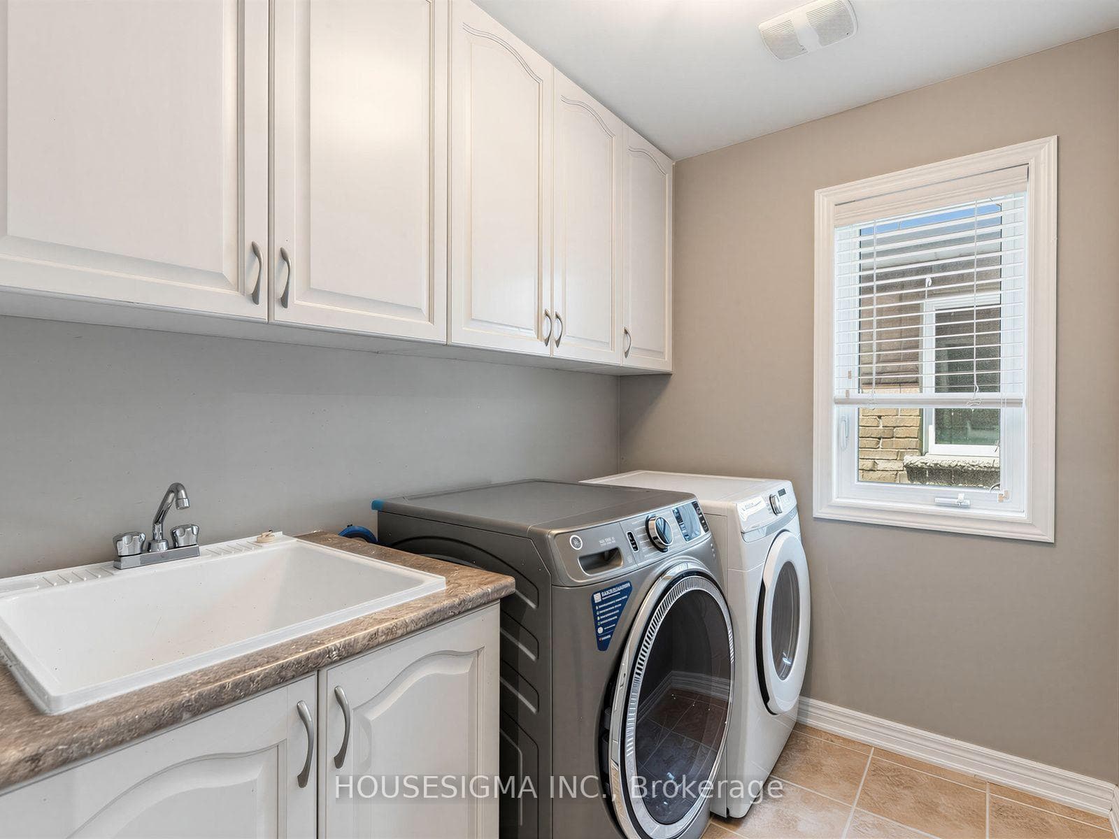 57 Chao Crescent photo 28