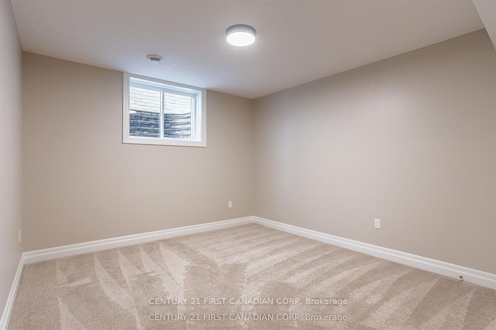 LOT 105 DARWIN Crescent photo 26