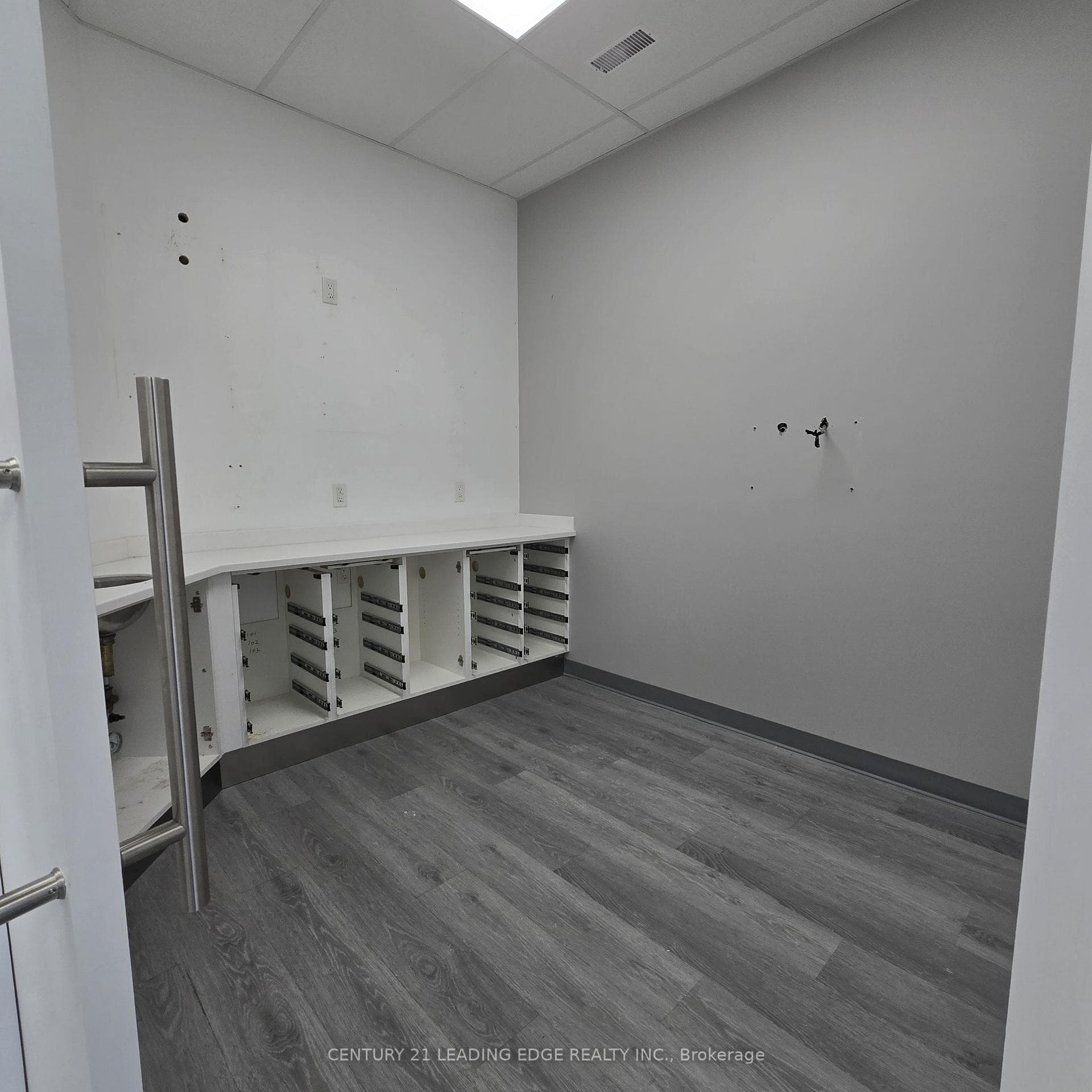 30 Dean Park Road Unit 14 photo 3