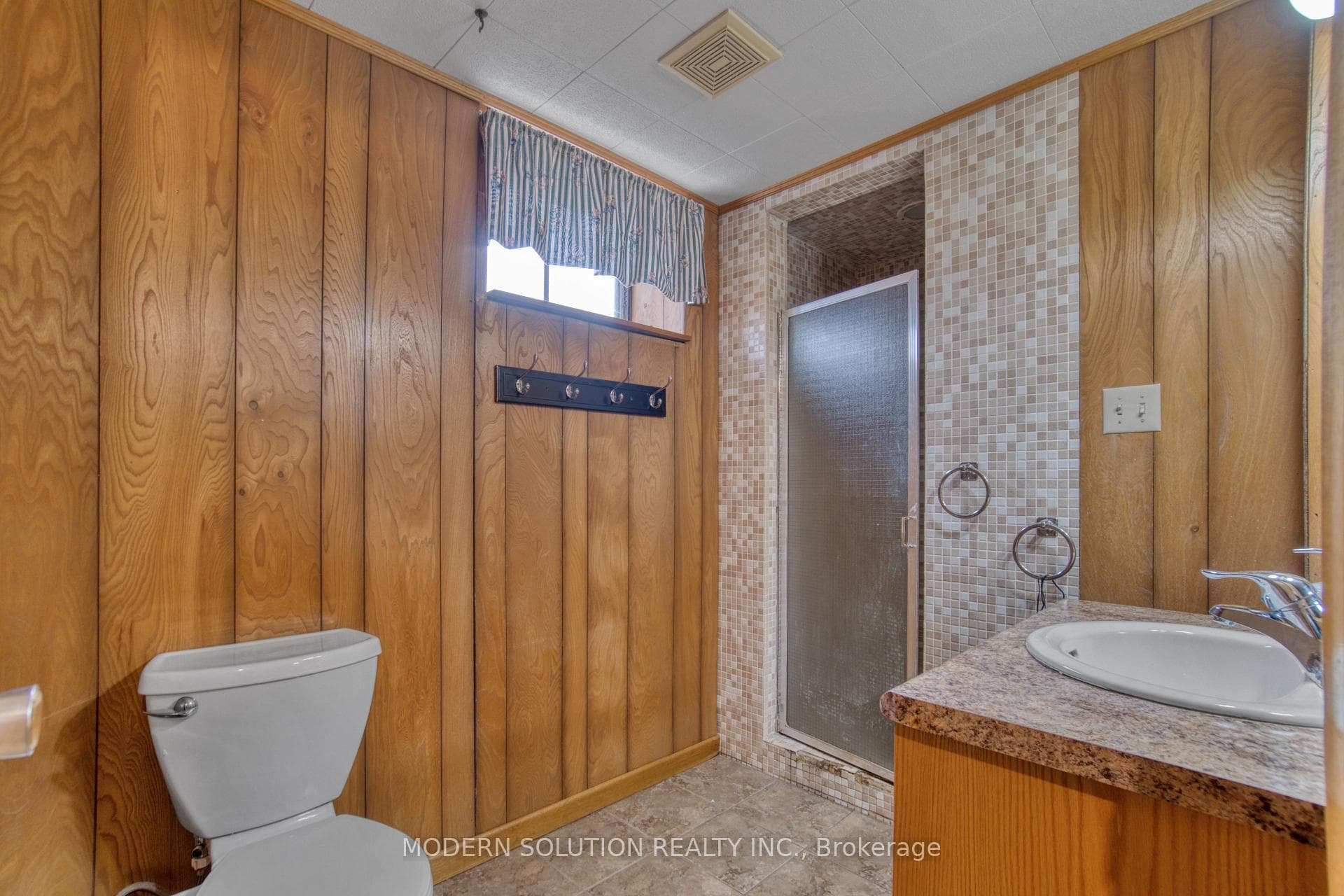 314 Strathcona Drive photo 33