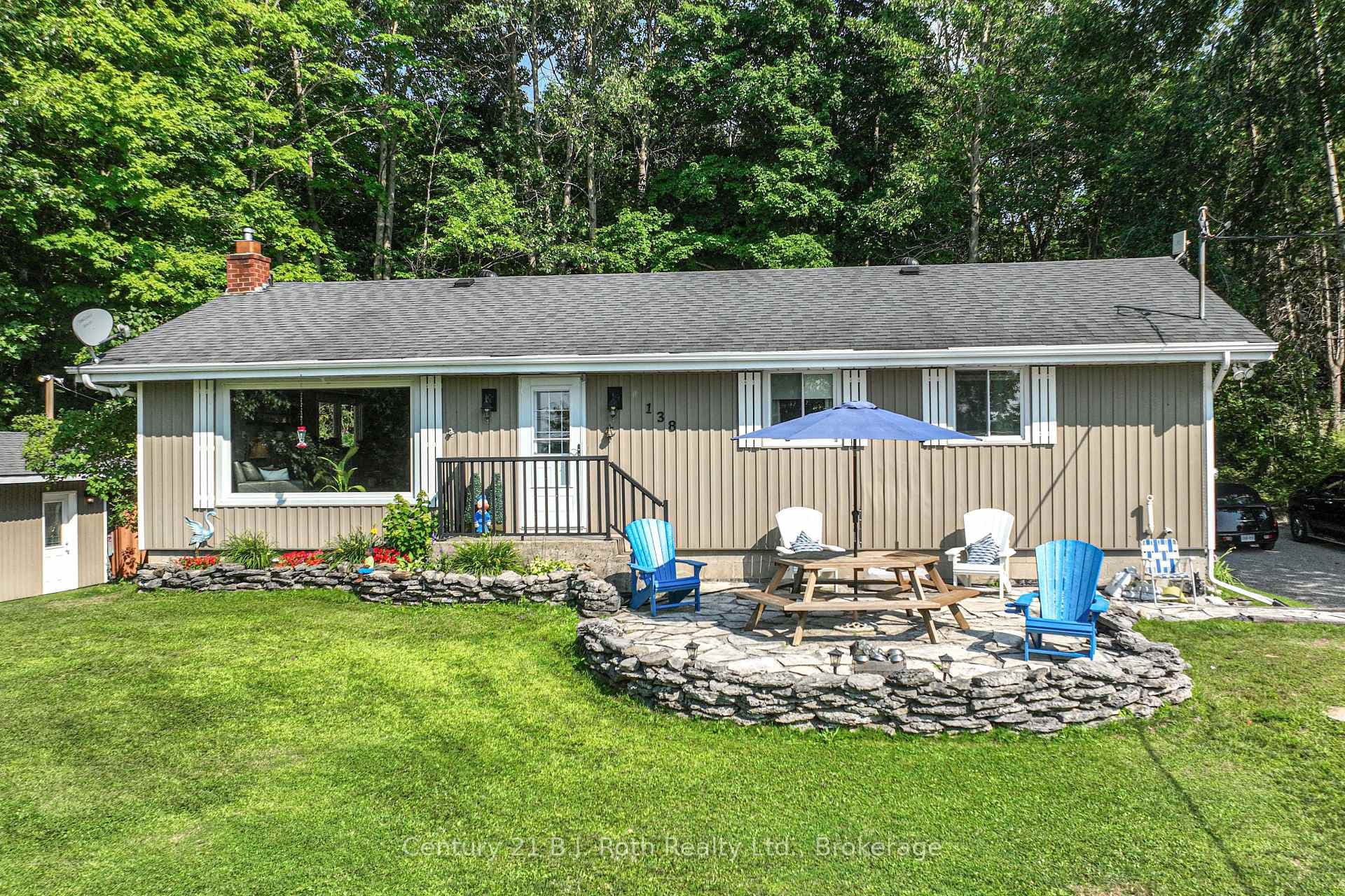 138 LAKE DALRYMPLE Road photo 2