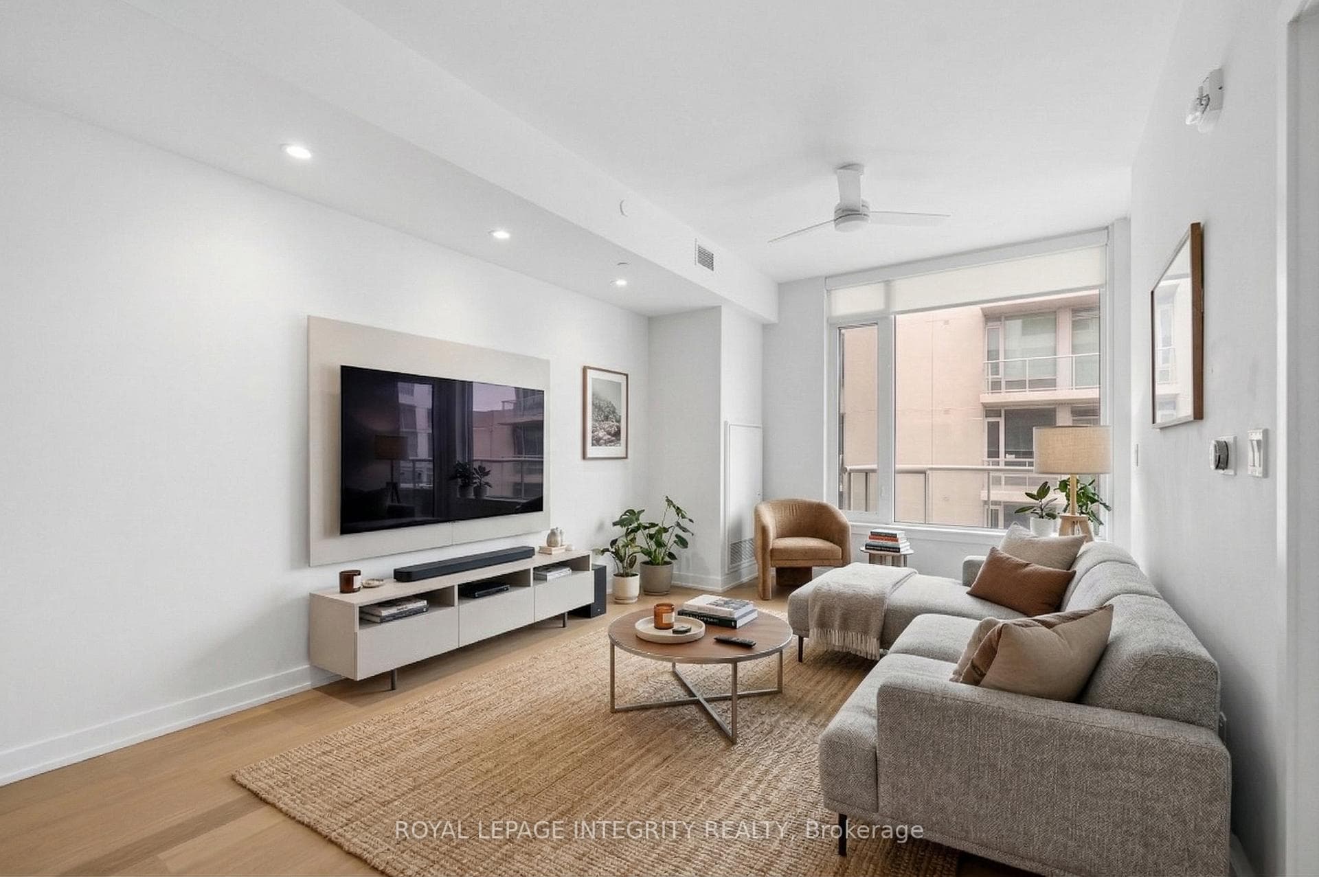 530 De Mazenod Avenue Unit 612 photo 18