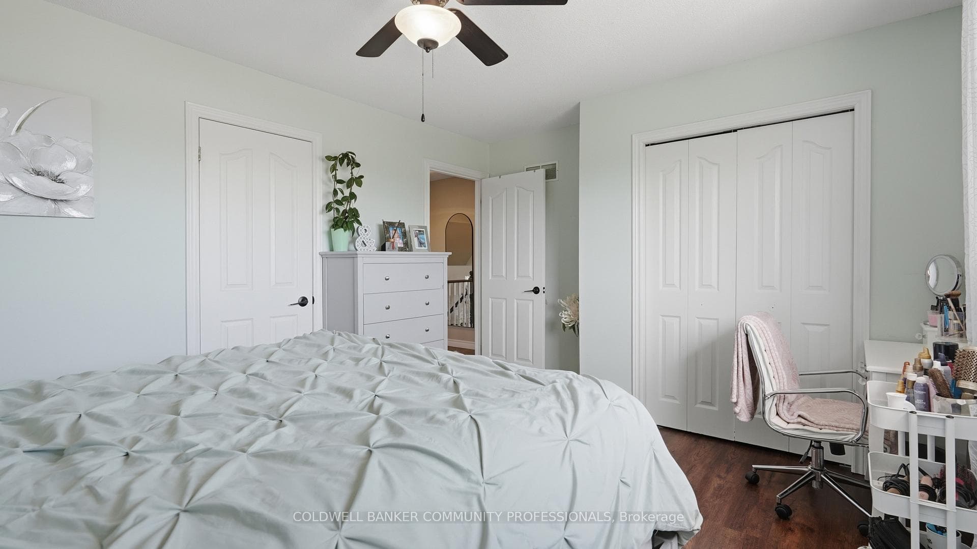 28 Glenhollow Drive photo 17