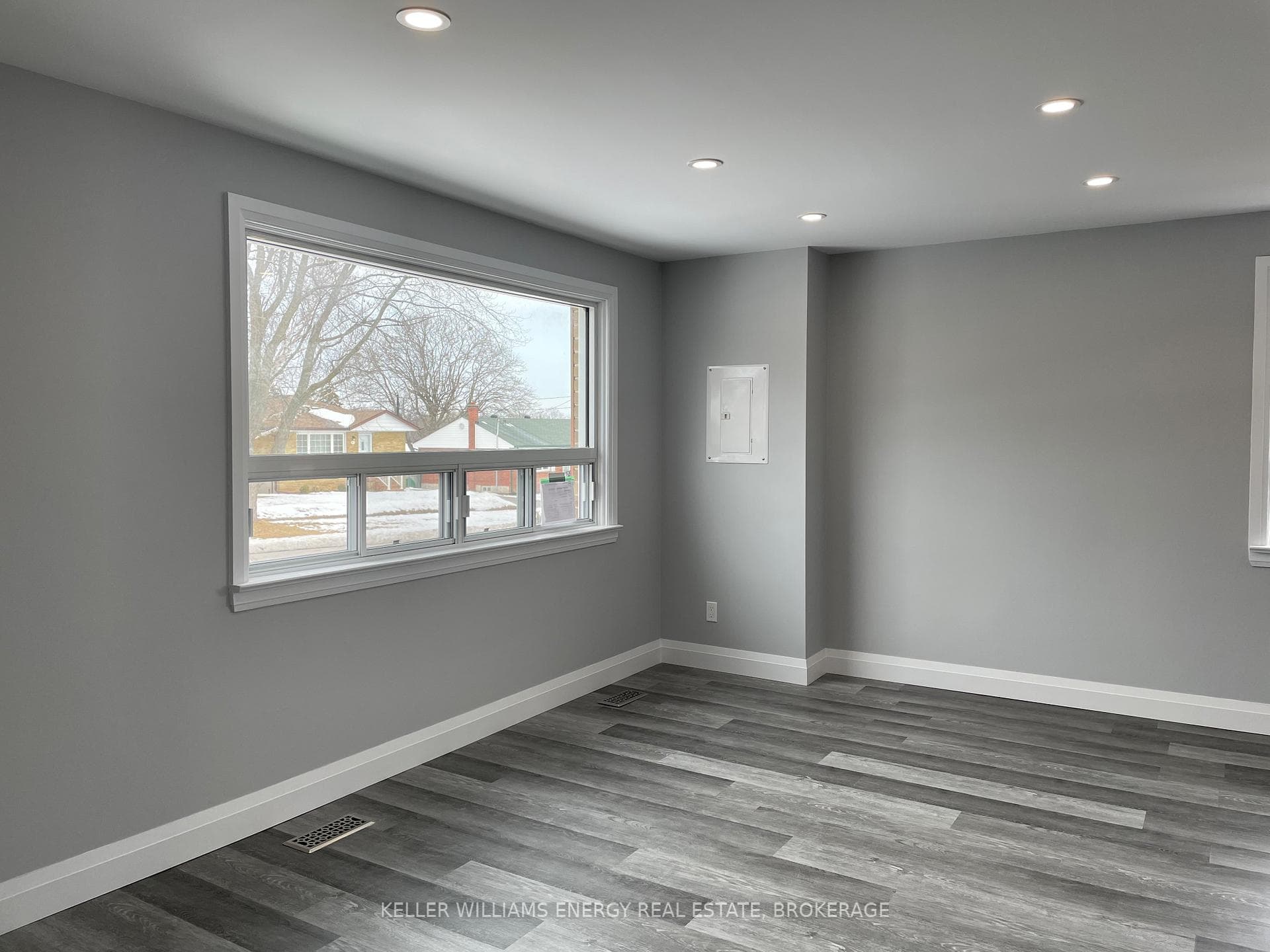 339 Jasper Avenue photo 6