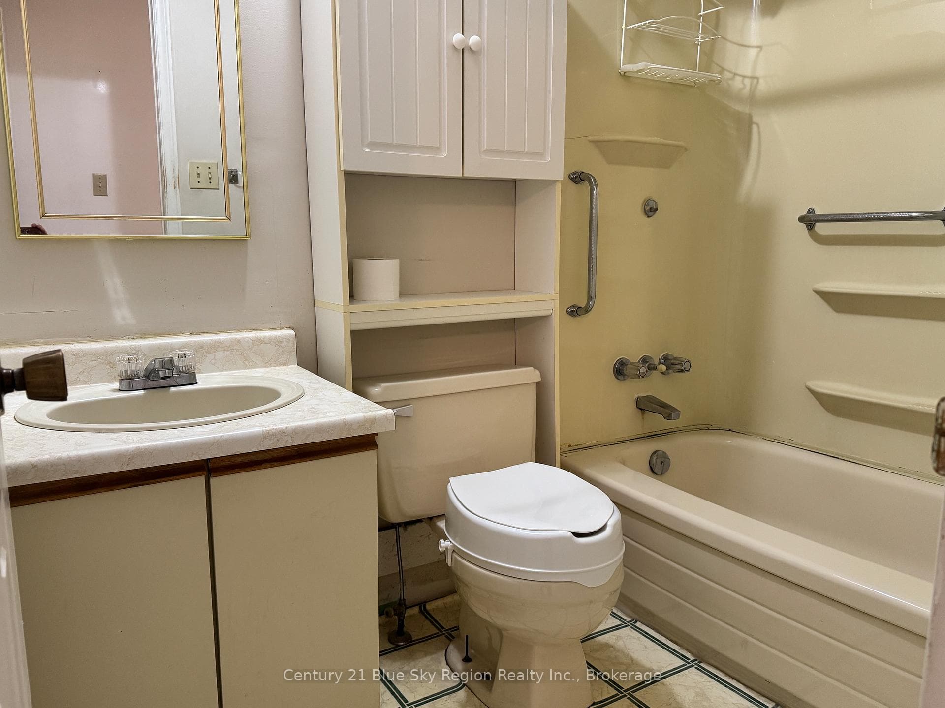 34 McGibbon Street photo 8