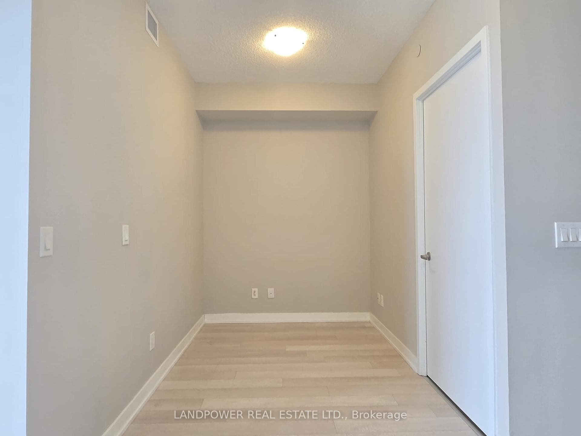 5180 Yonge Street Unit 2004 photo 11