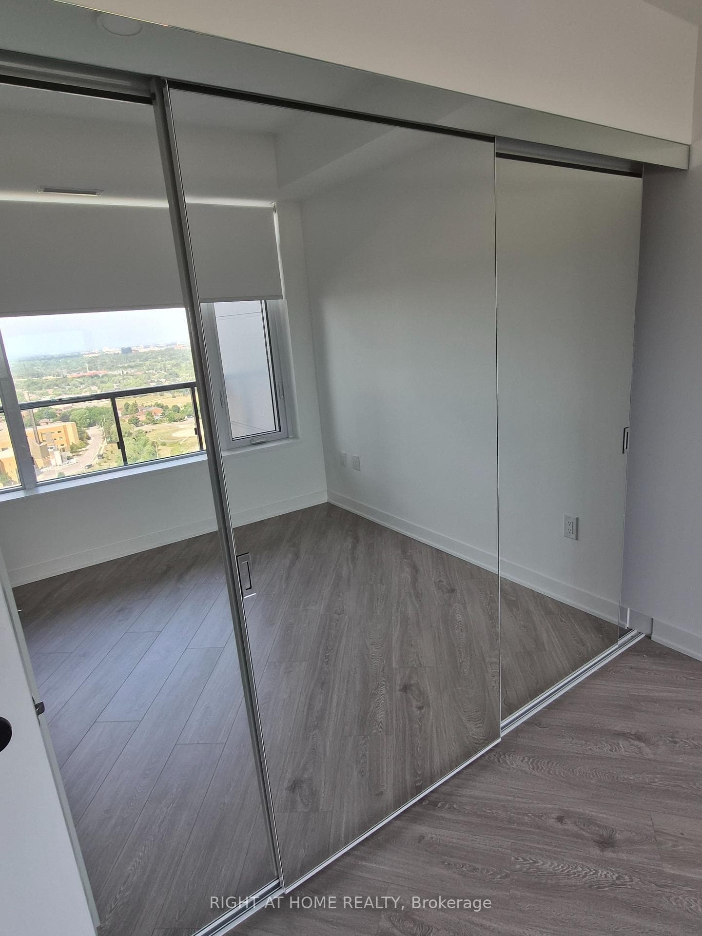 2495 Eglinton Avenue Unit 2101 photo 5