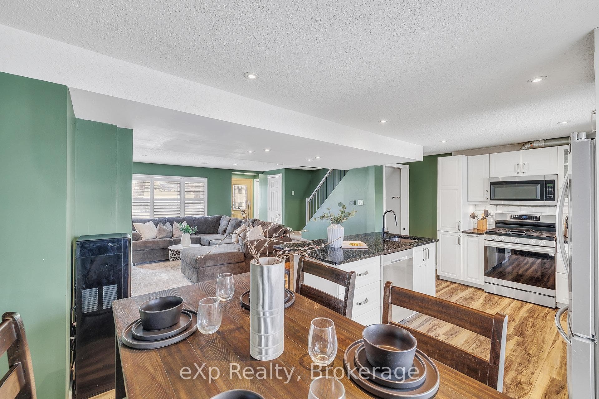 208 Linden Drive photo 12