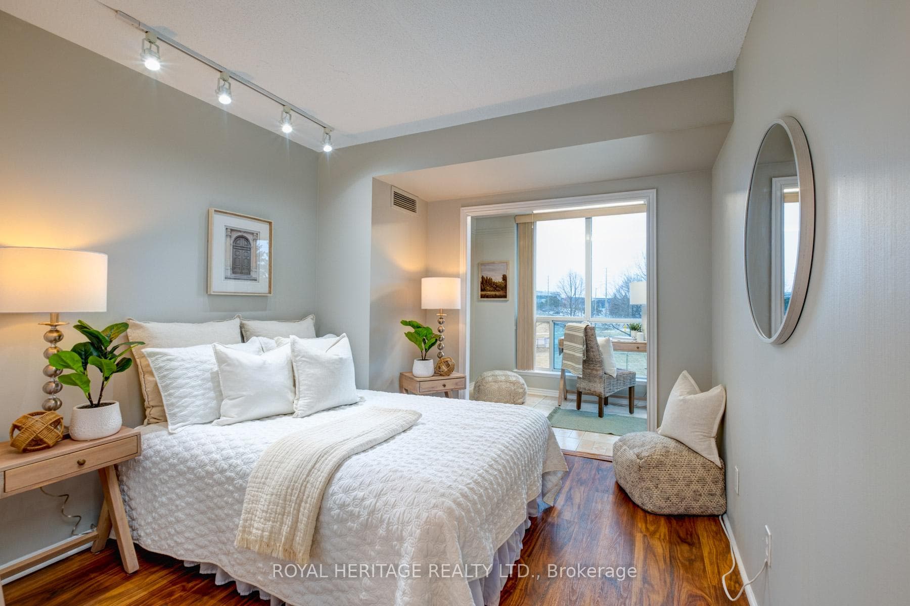 360 WATSON Street Unit 210 photo 25