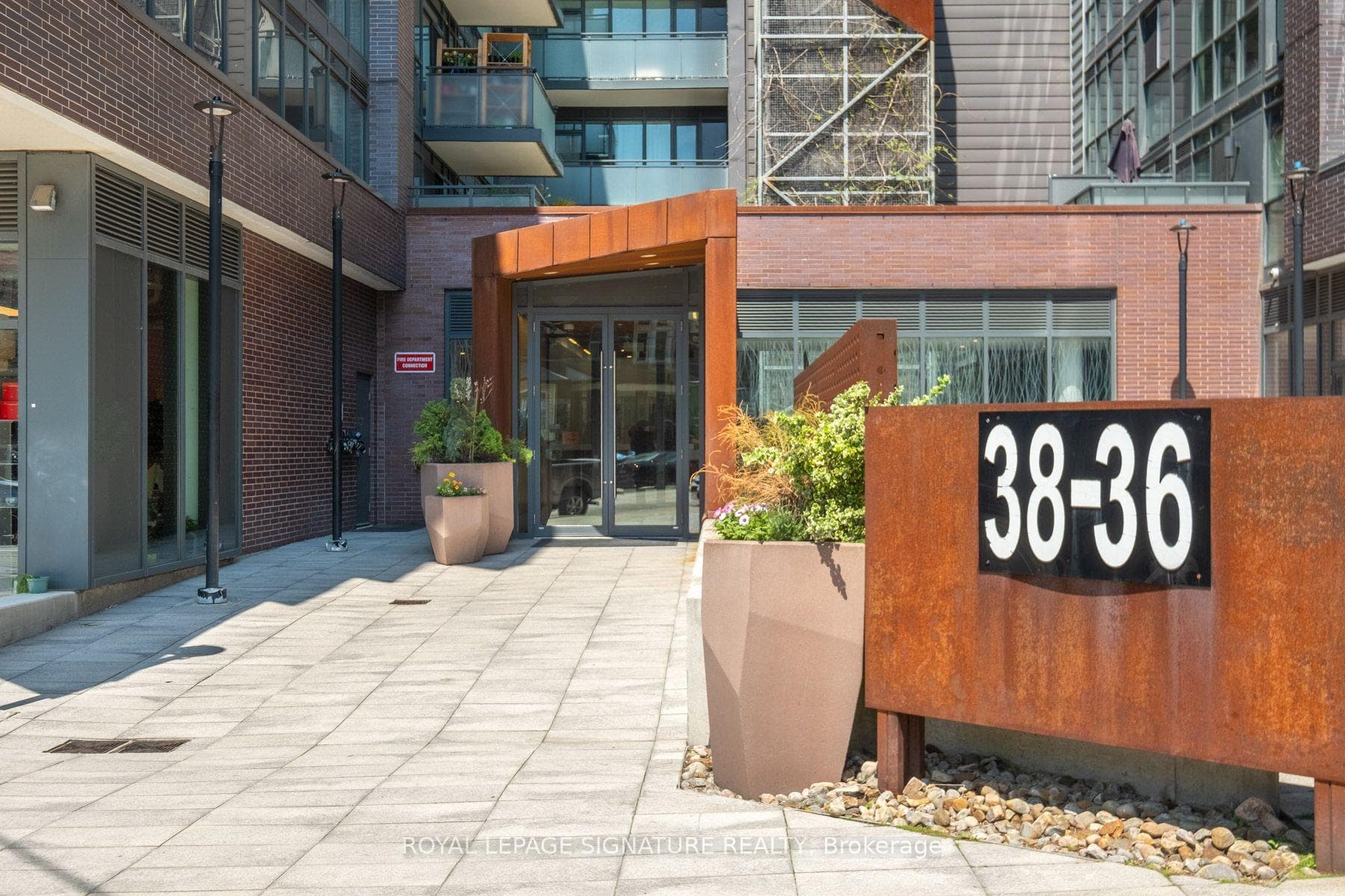 36 Howard Park Avenue Unit 610 photo 31