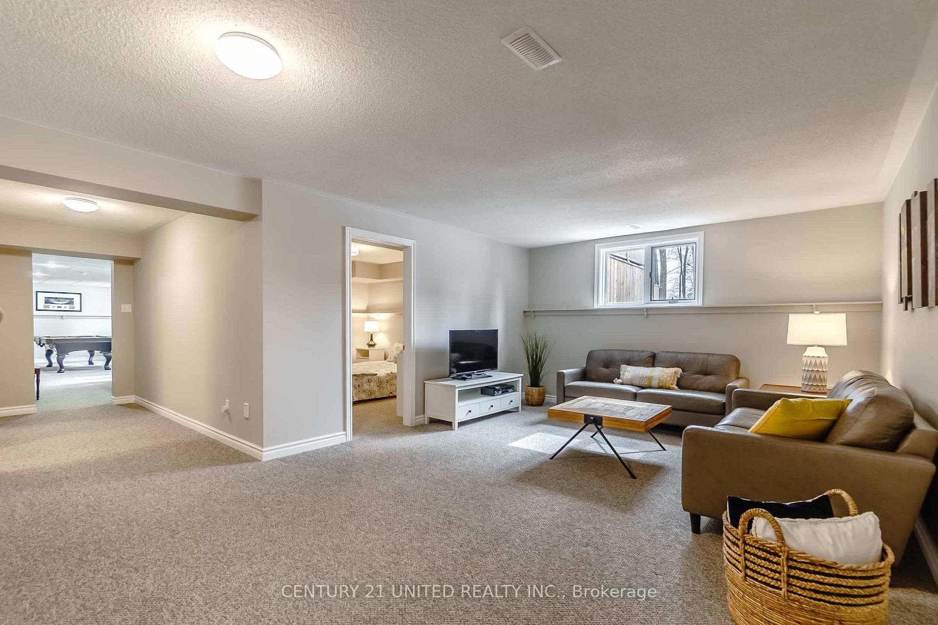 1691 Forster Avenue photo 26