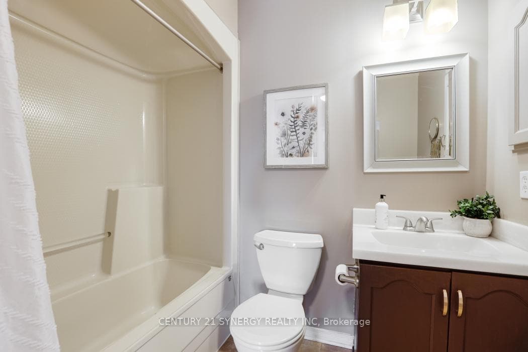 2725 Glen Street photo 21