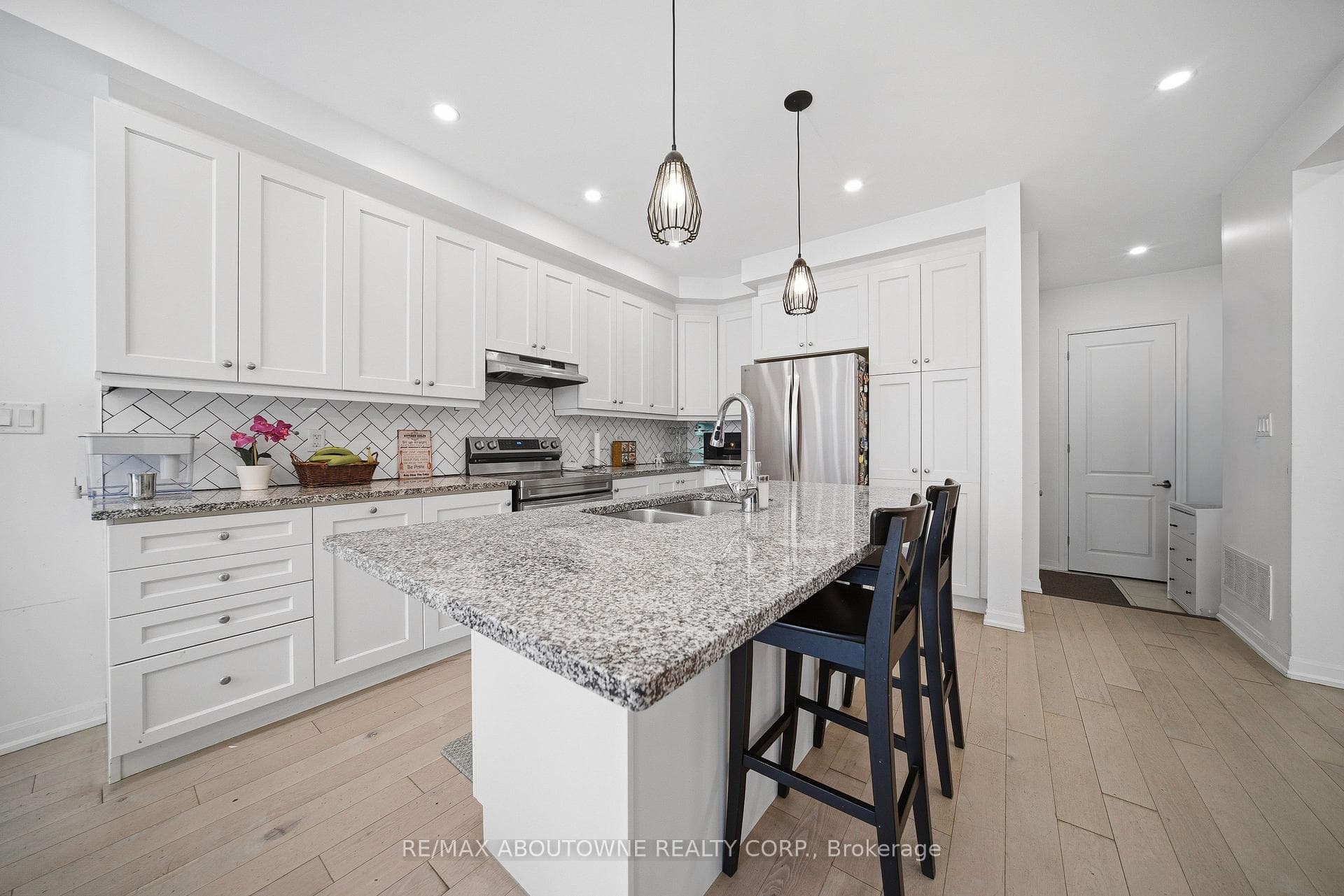 275 Ironside Drive Unit Upper photo 16