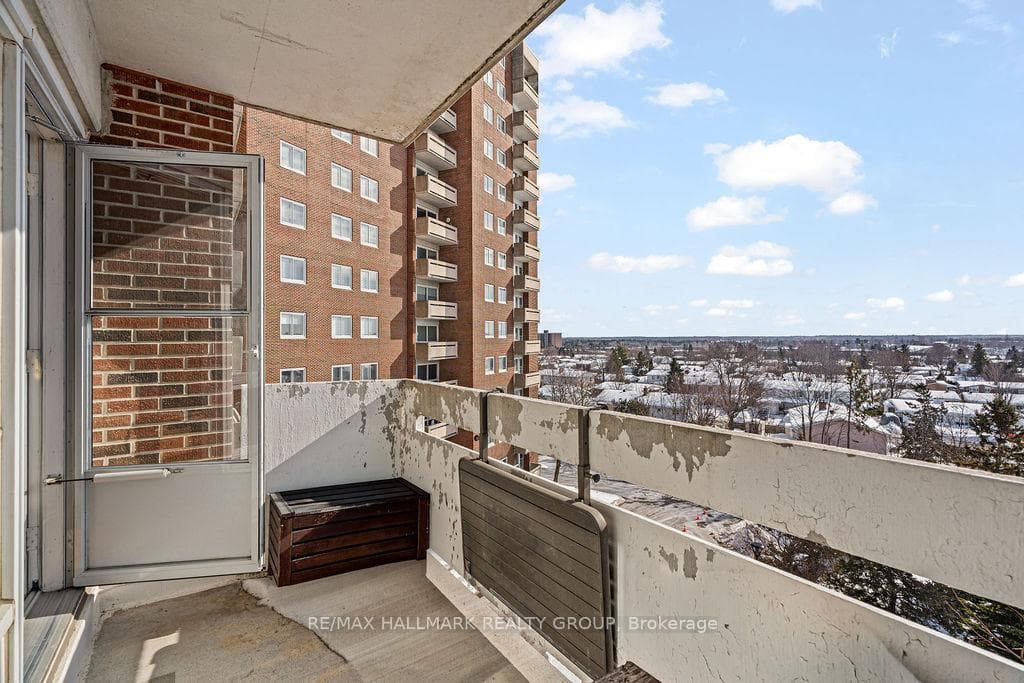 915 Elmsmere Road Unit 502 photo 20