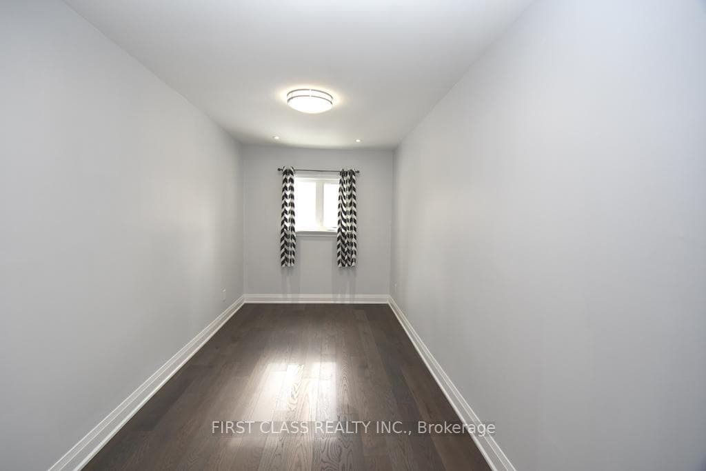 113 Holcolm Road Unit Main photo 18