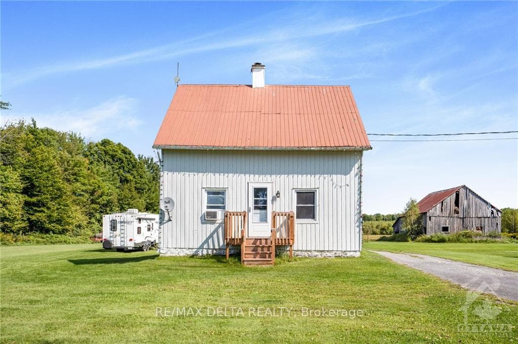 3685 PATTEE Road photo 2