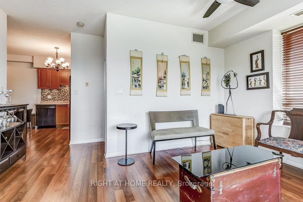 2464 Weston Road Unit 910 photo 9