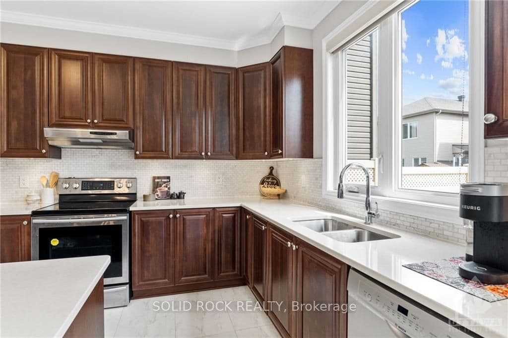 63 BODDINGTON Street photo 12