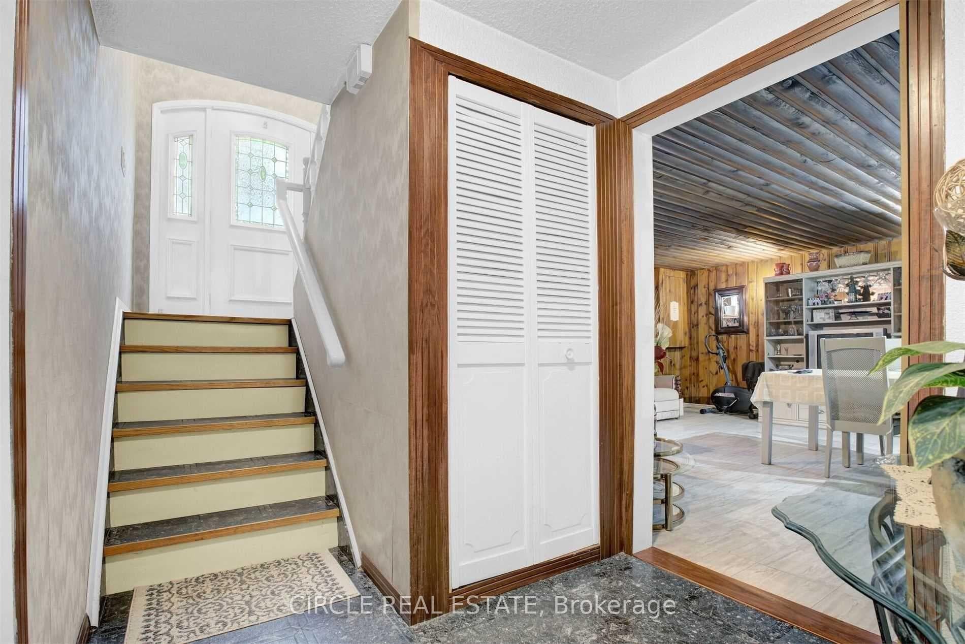 5945 King Street photo 23