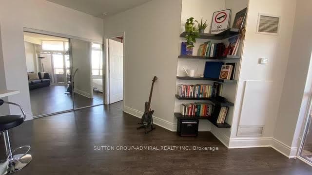 80 Harrison Garden Boulevard Unit 2728 photo 5