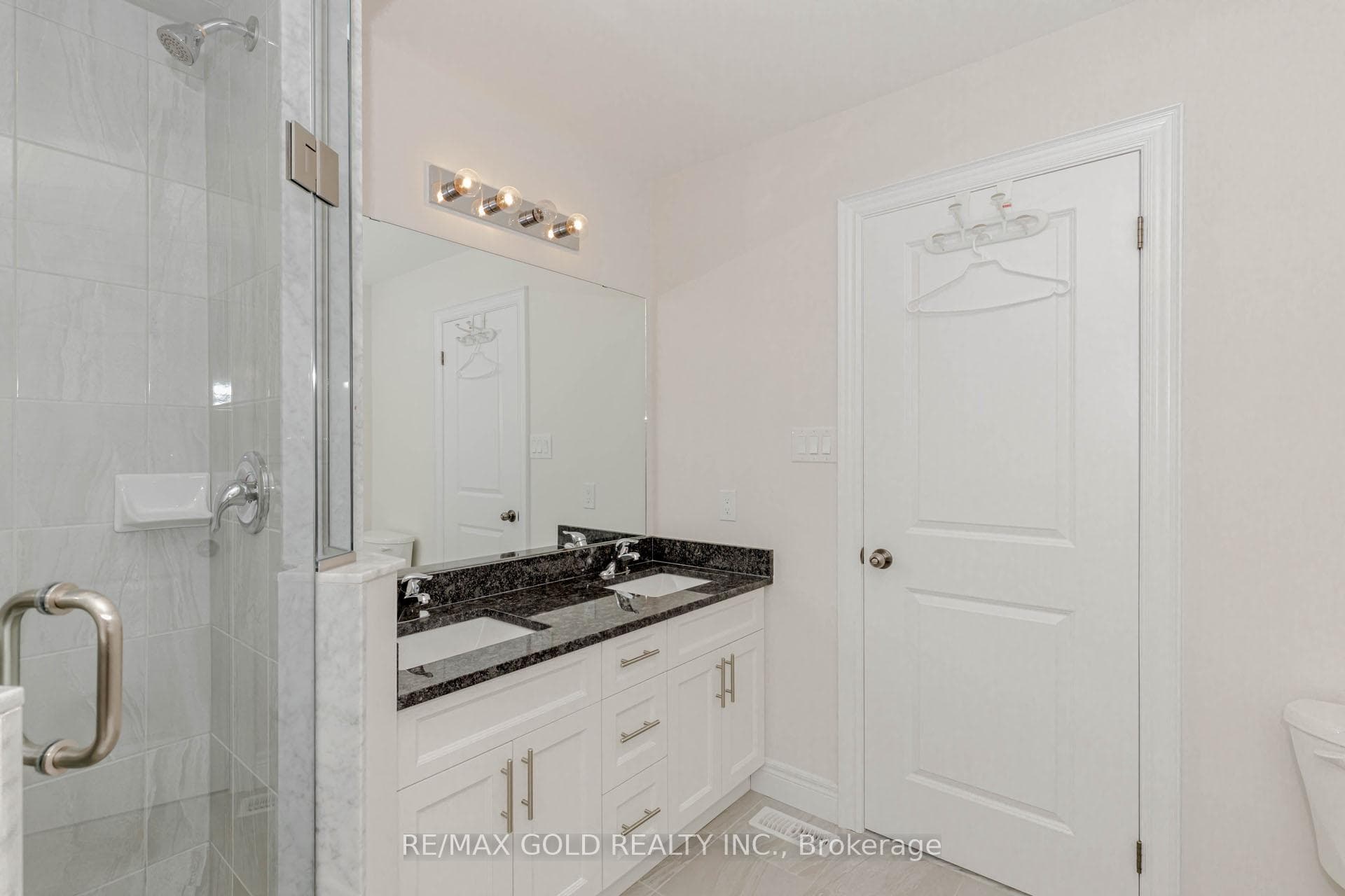 61 Eleanor Avenue Unit Upstairs photo 35