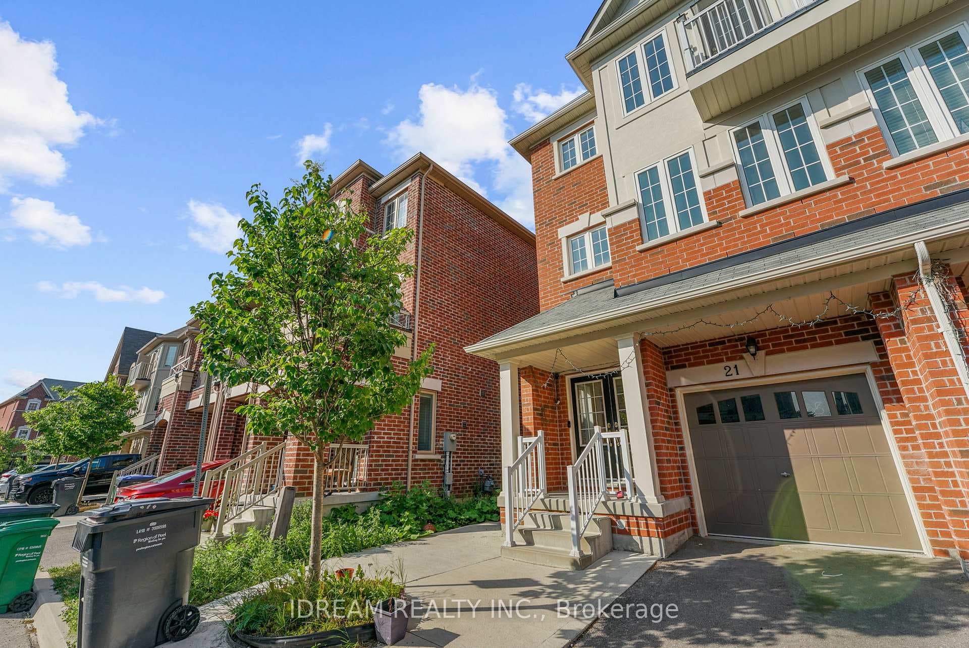 21 Miami Grove photo 2