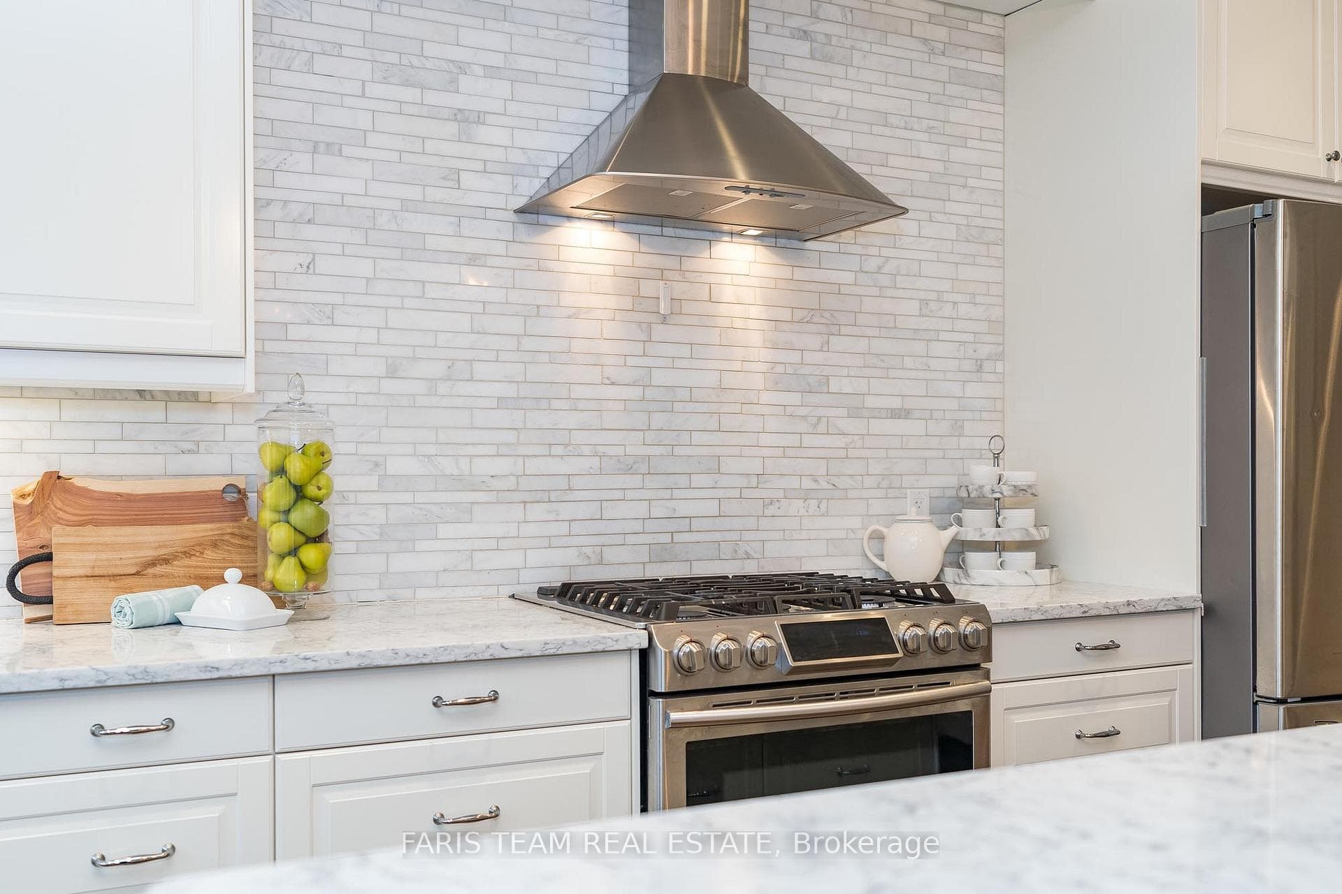 1402 Flos Road 8 N/A photo 7