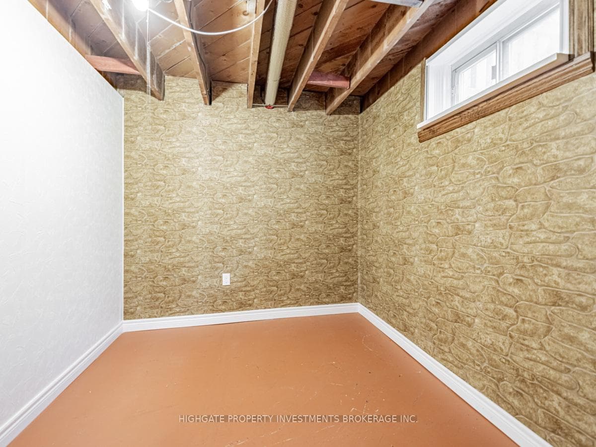 82 Ravenscrest Drive photo 23