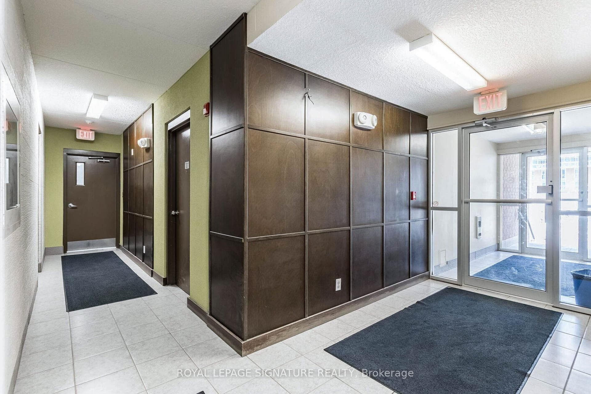 253 Lester Street Unit 203 photo 7