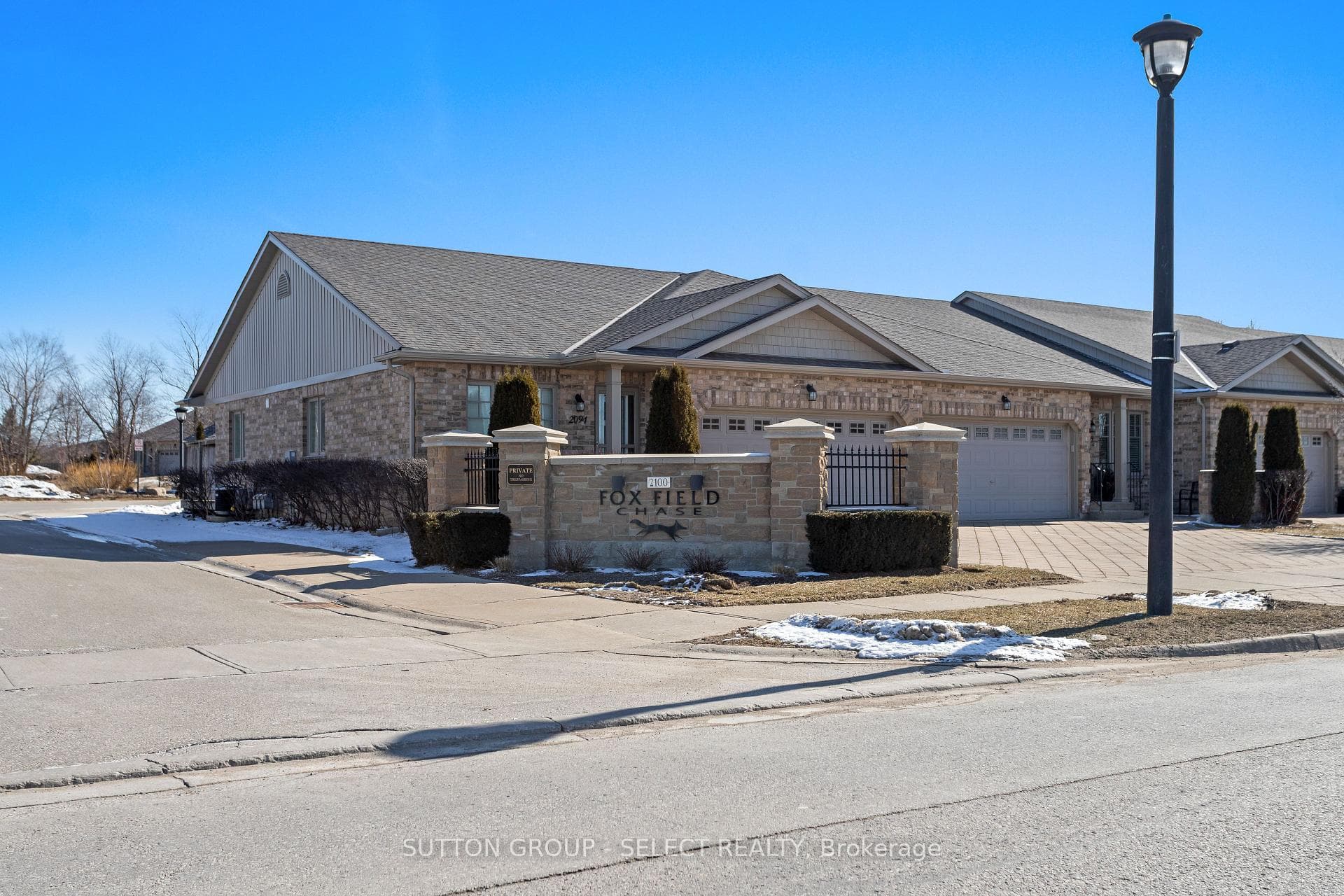2094 Denview Avenue photo 1