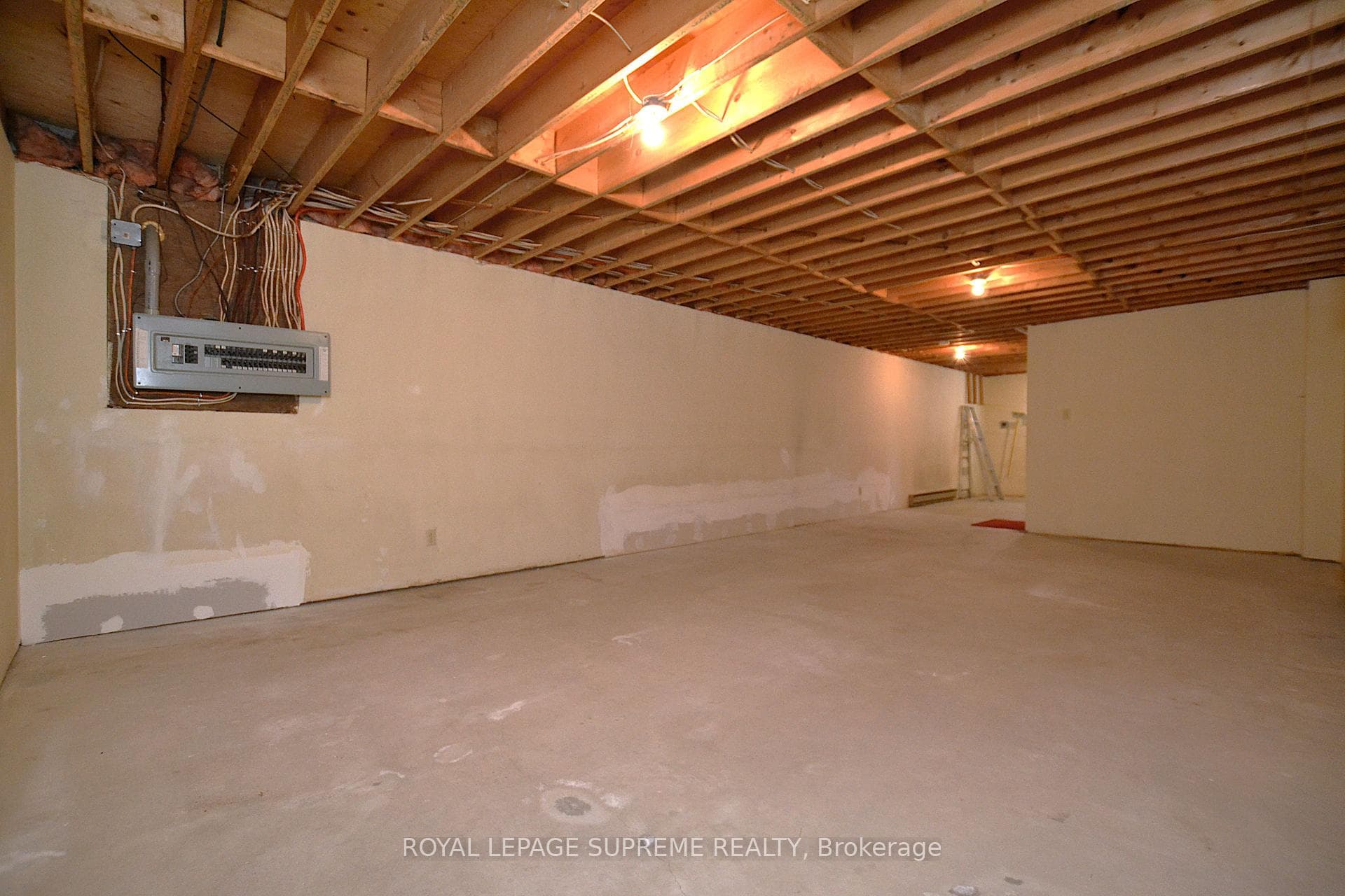 564 Christie Street photo 19
