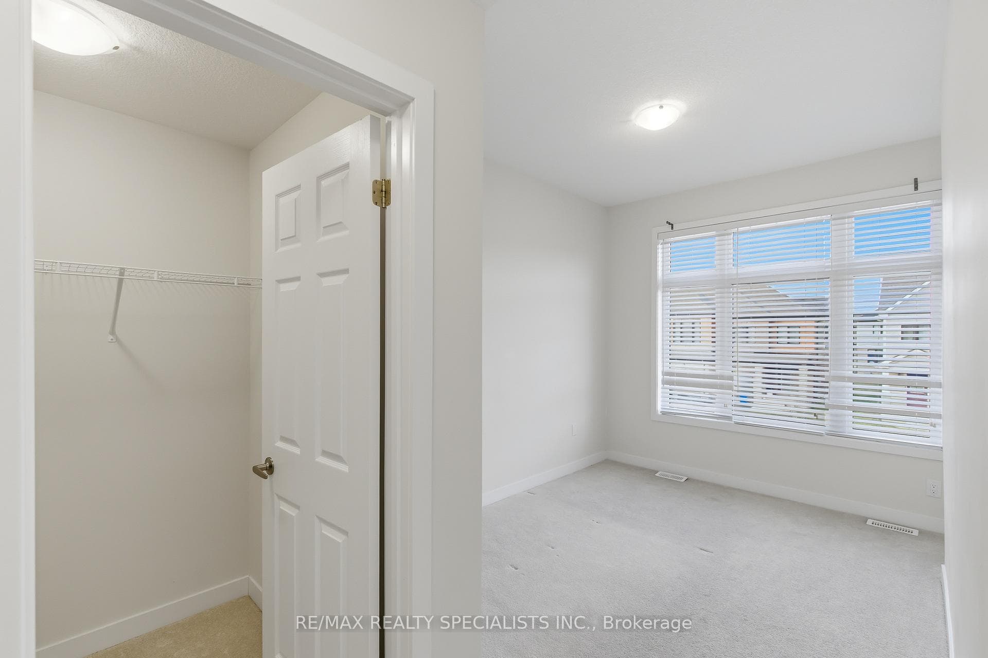12 LAVENDER Road photo 18
