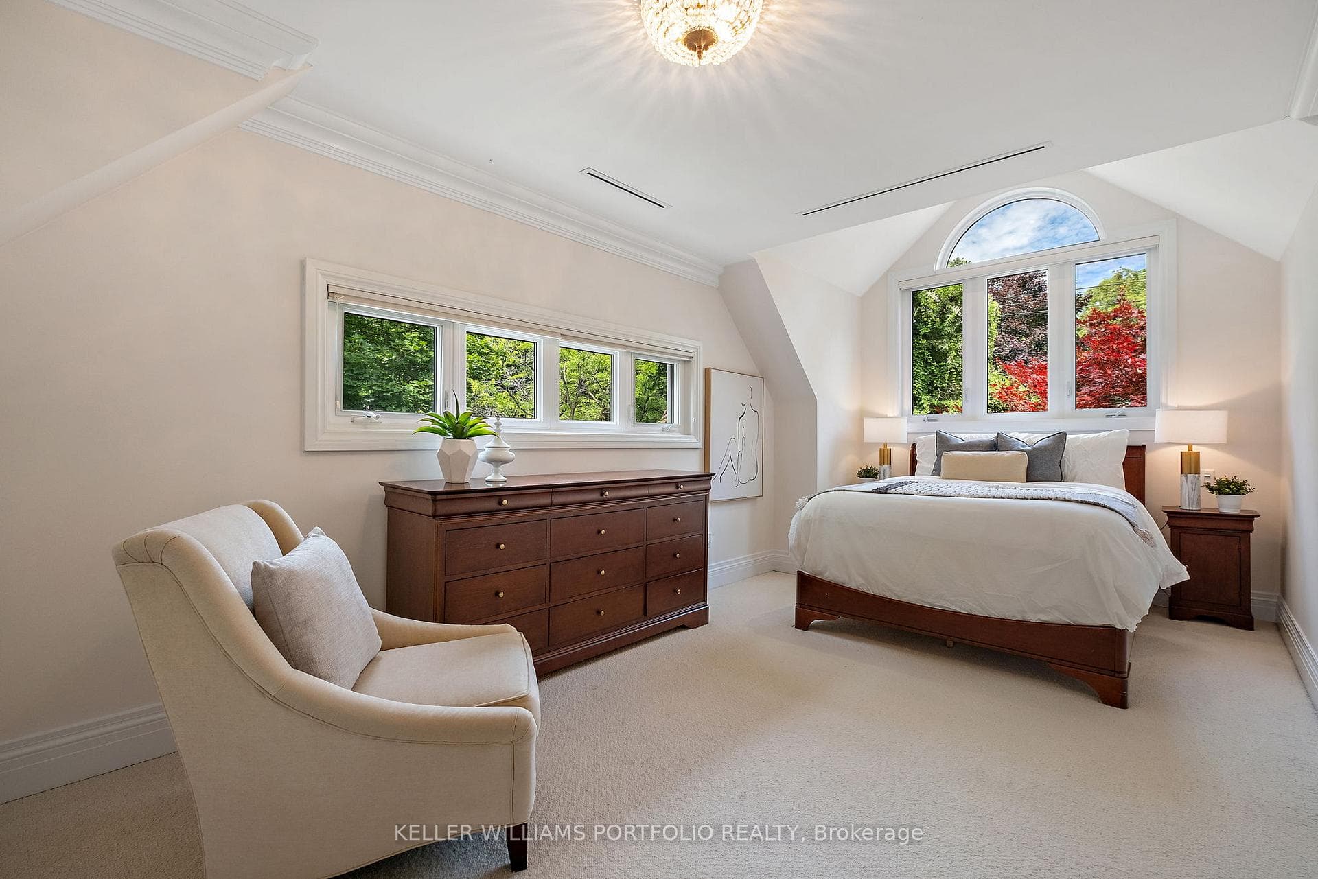 2 Bedroom - Vaulted Ceiling