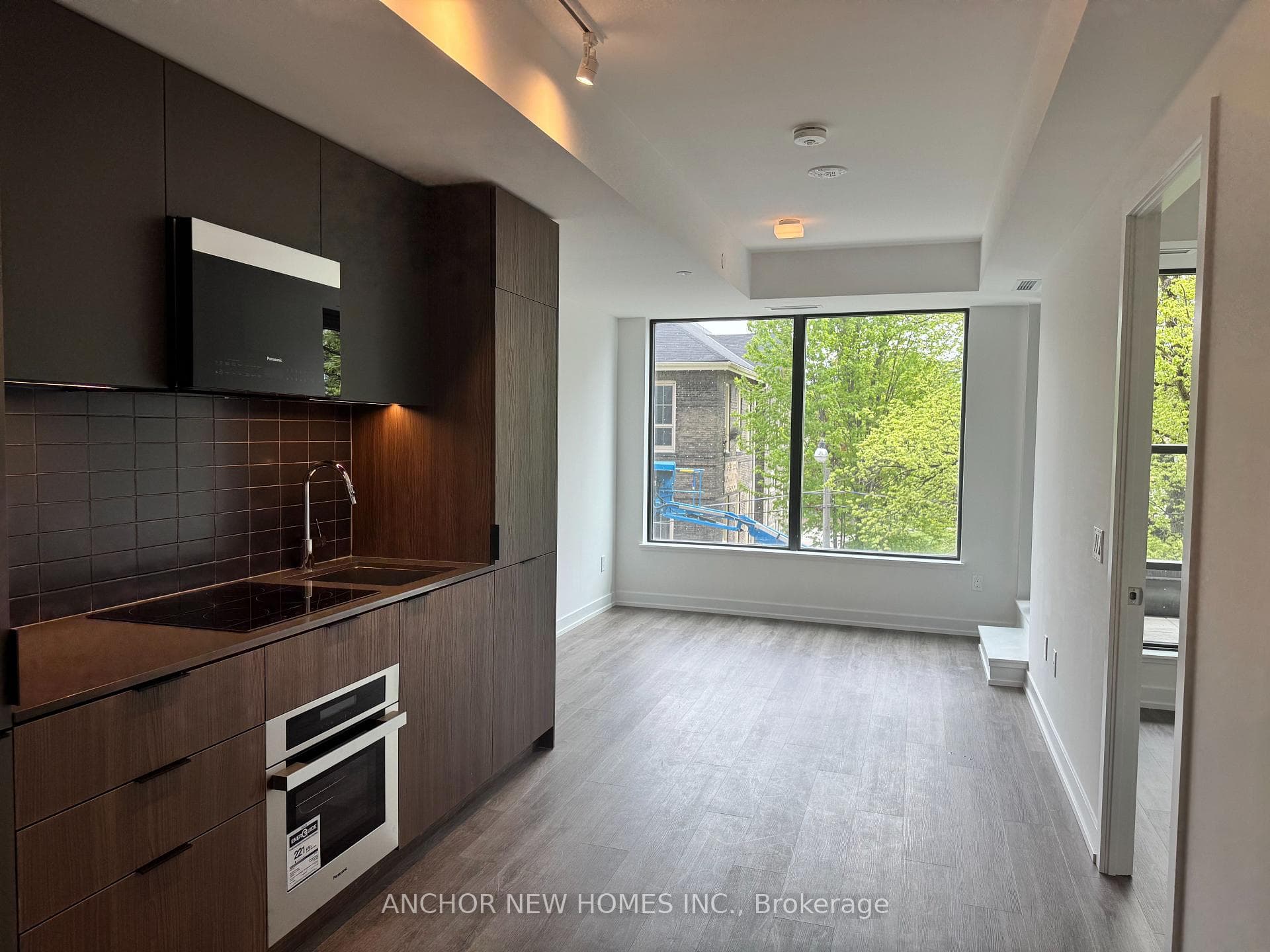 28 Eastern Avenue Unit 216 photo 3