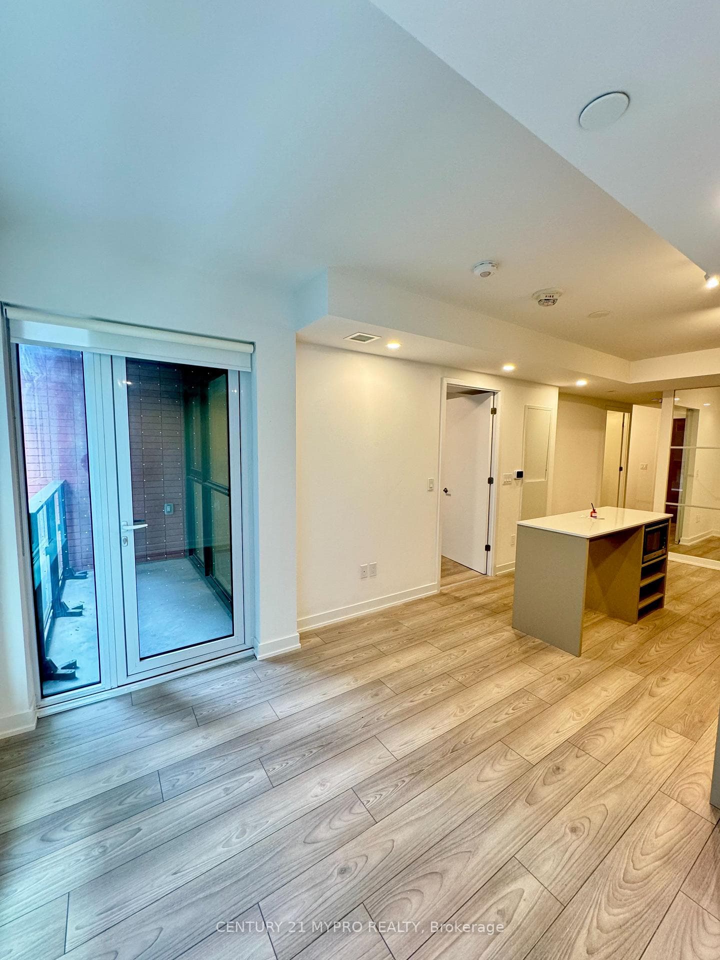 8 Tippett Road Unit 325 photo 10