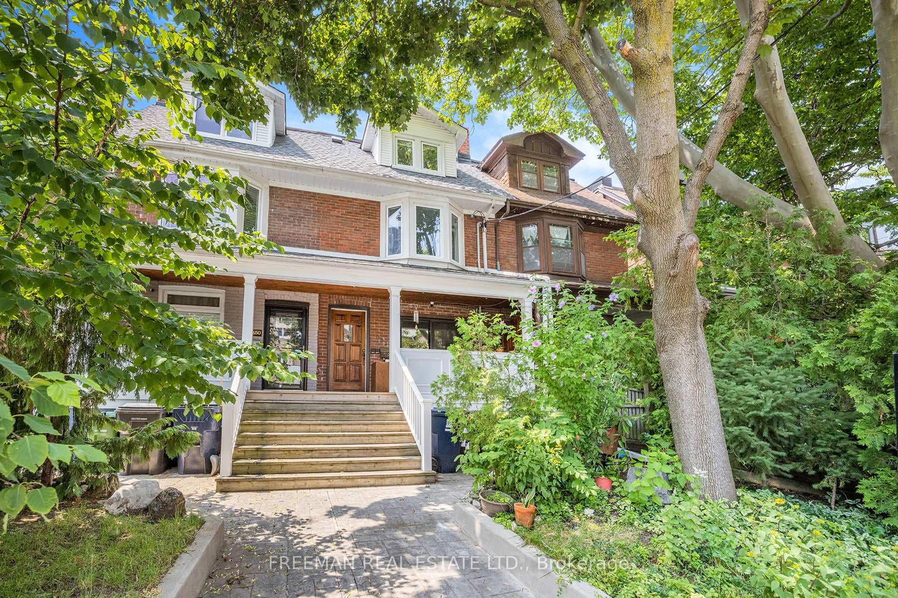 652 Markham Street photo 1