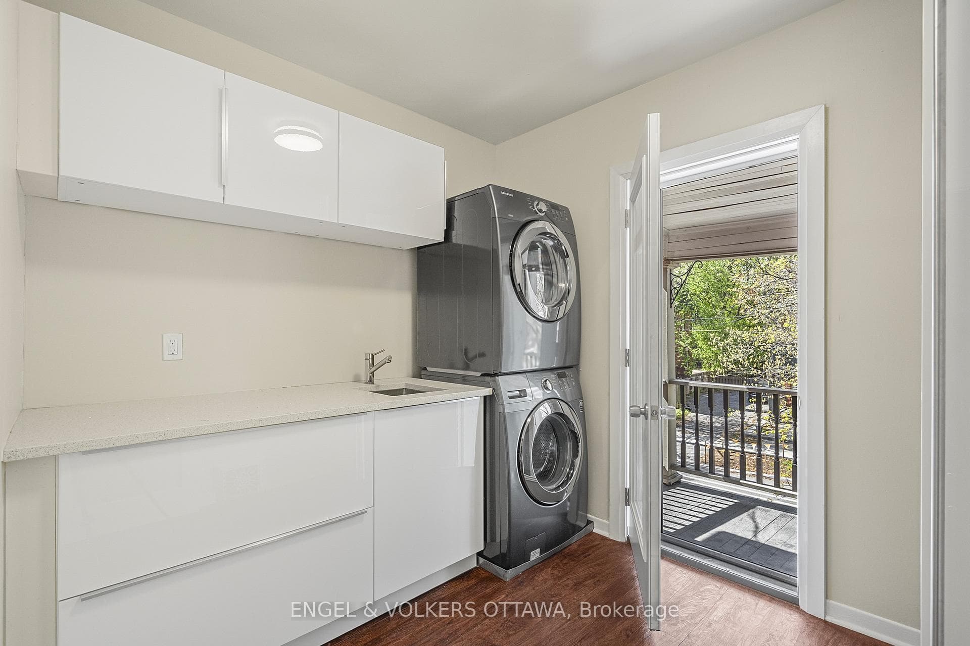 168 Stewart Street photo 33