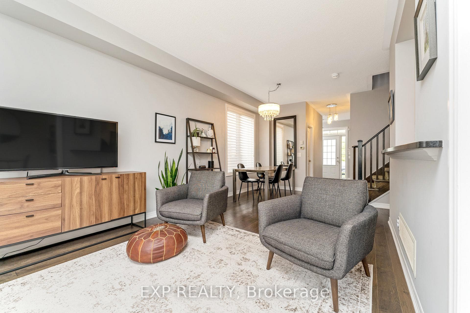 215 Holloway Terrace photo 5