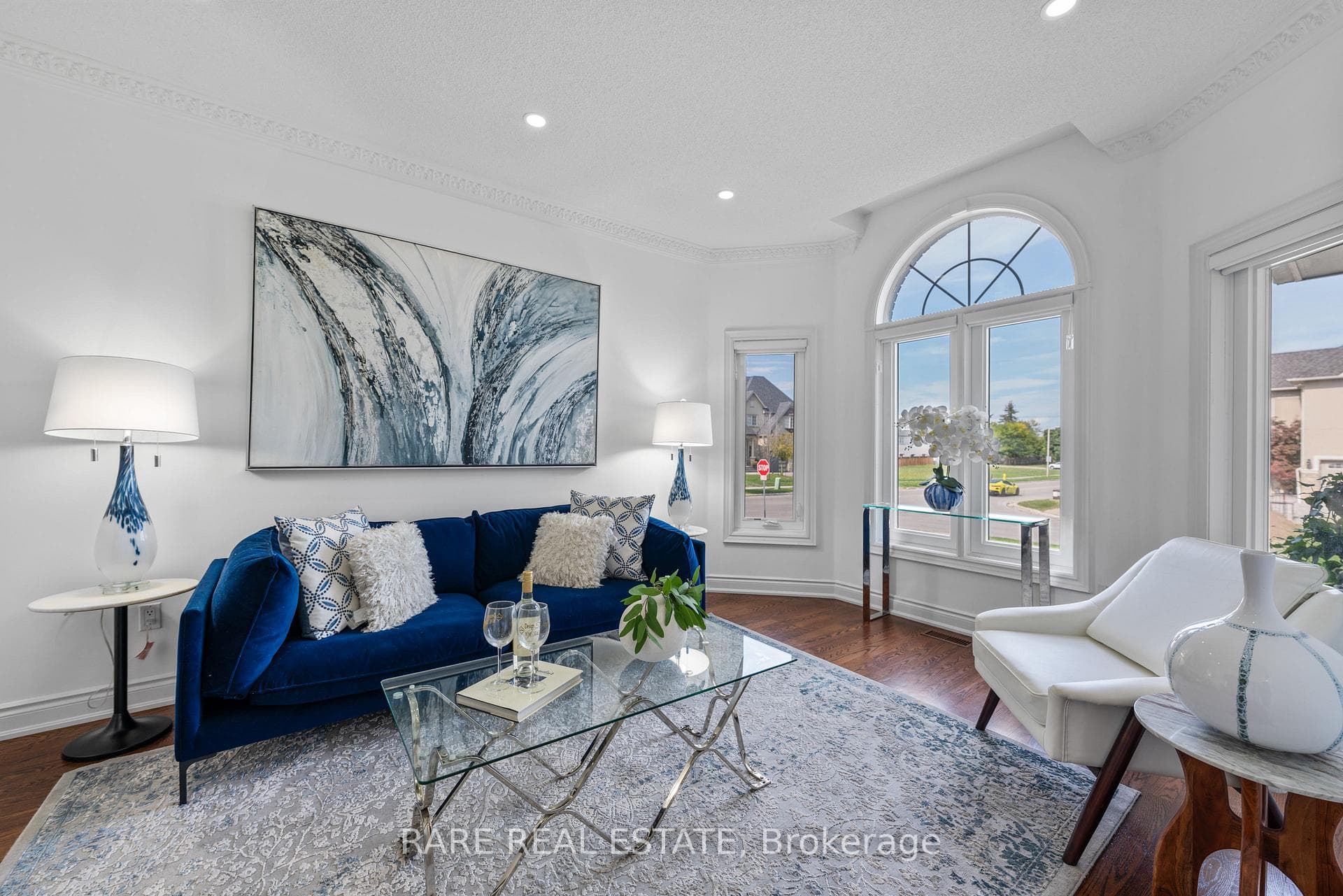 545 Highcliffe Drive photo 7