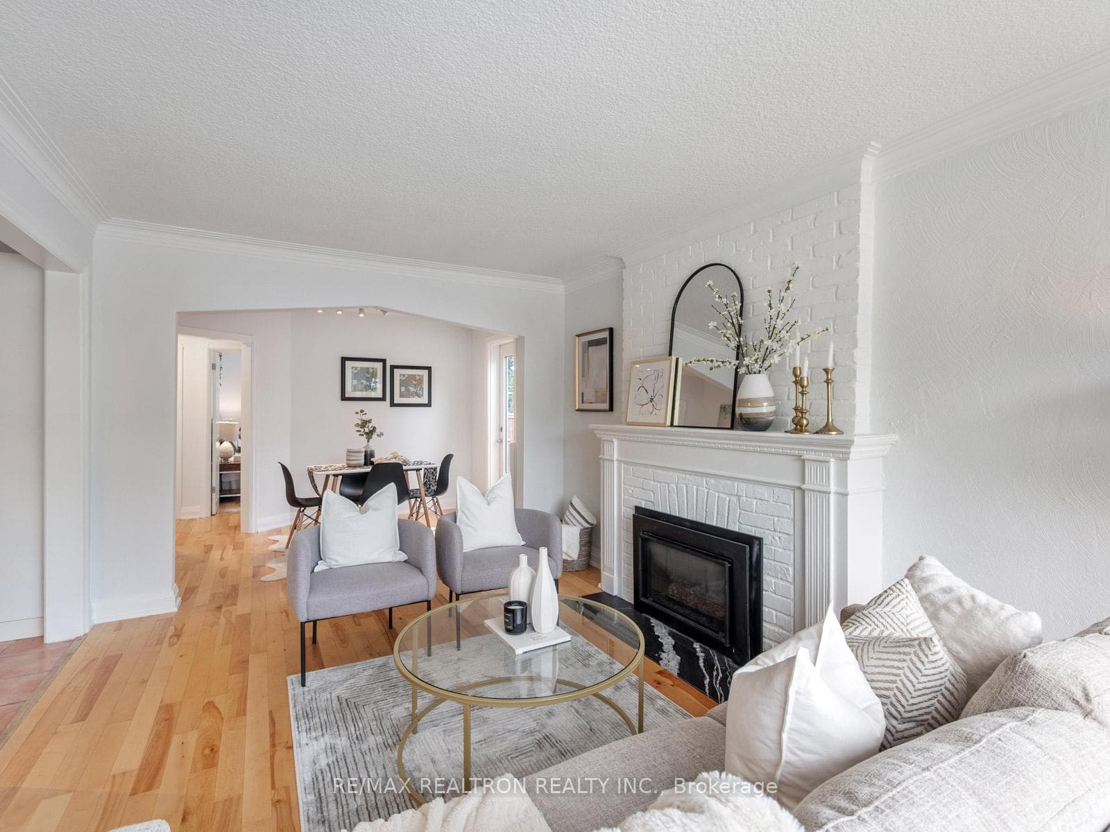 585 O'Connor Drive photo 9