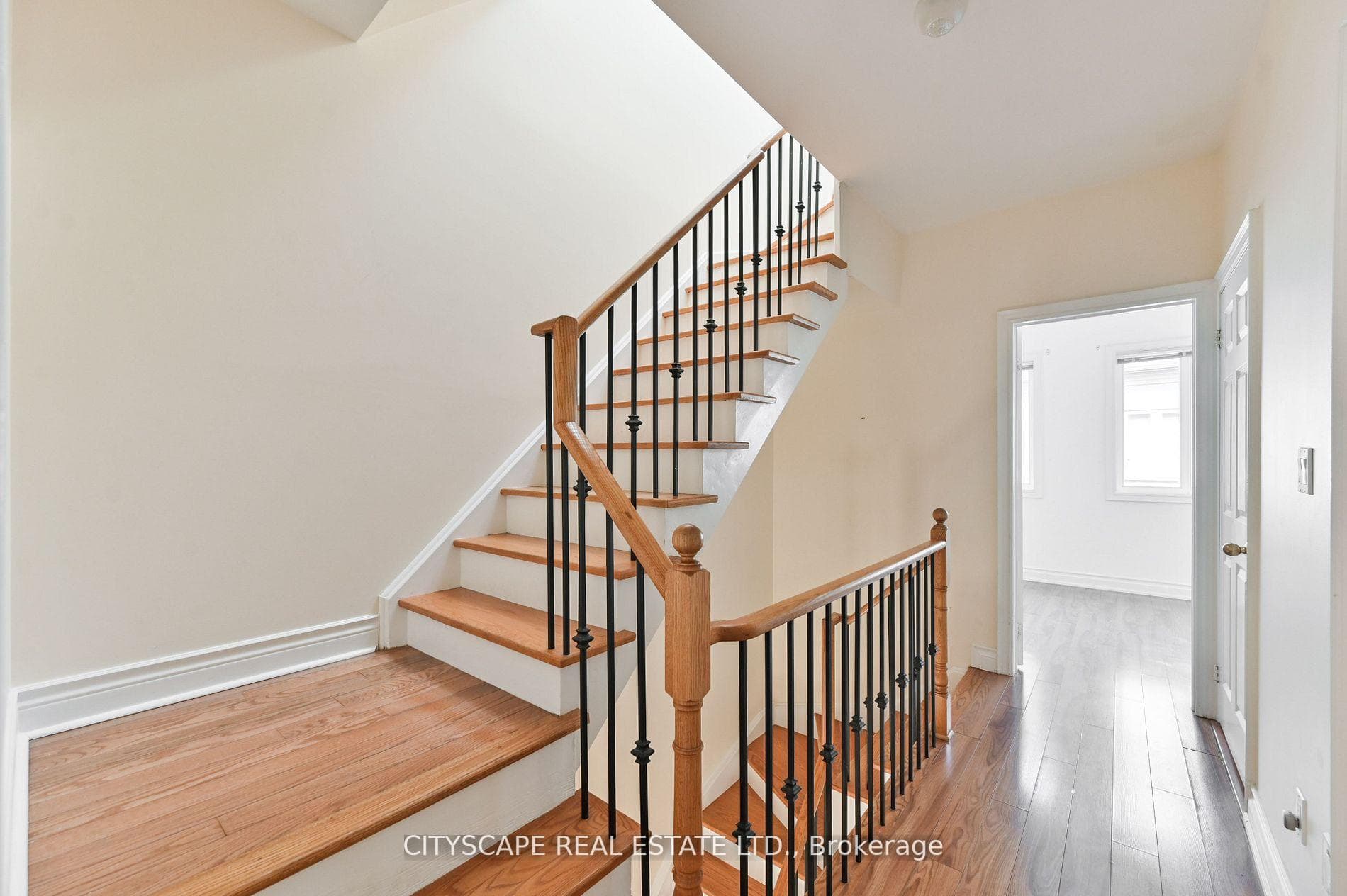 2 Luscombe Lane photo 18