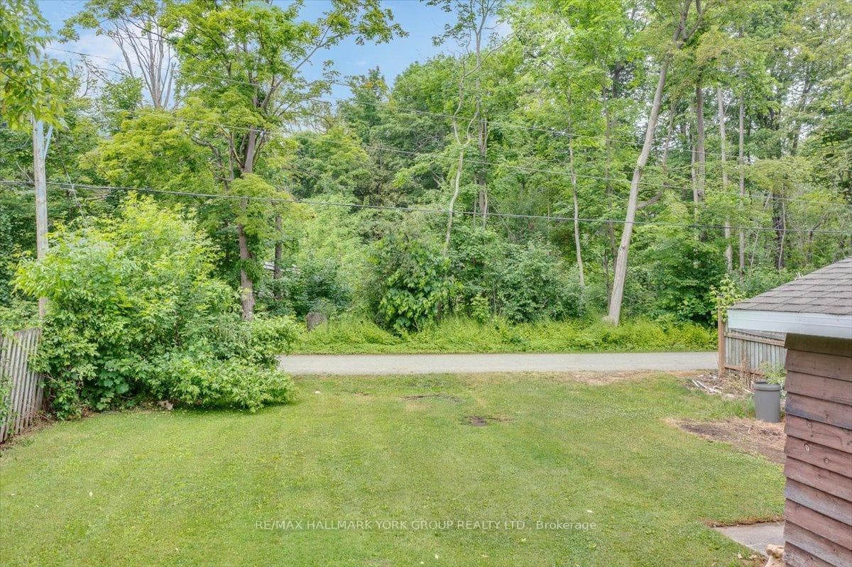 21 Lakeshore Road photo 26