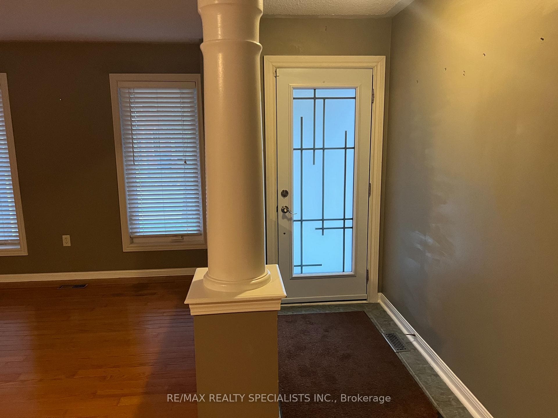 55 Thorpe Crescent photo 3