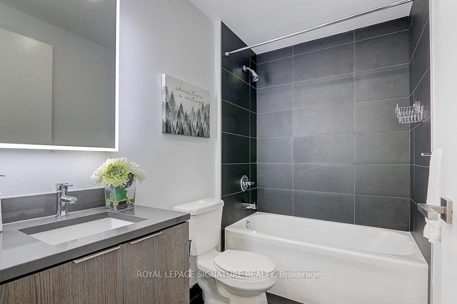 223 St Clair Avenue Unit 318 photo 7