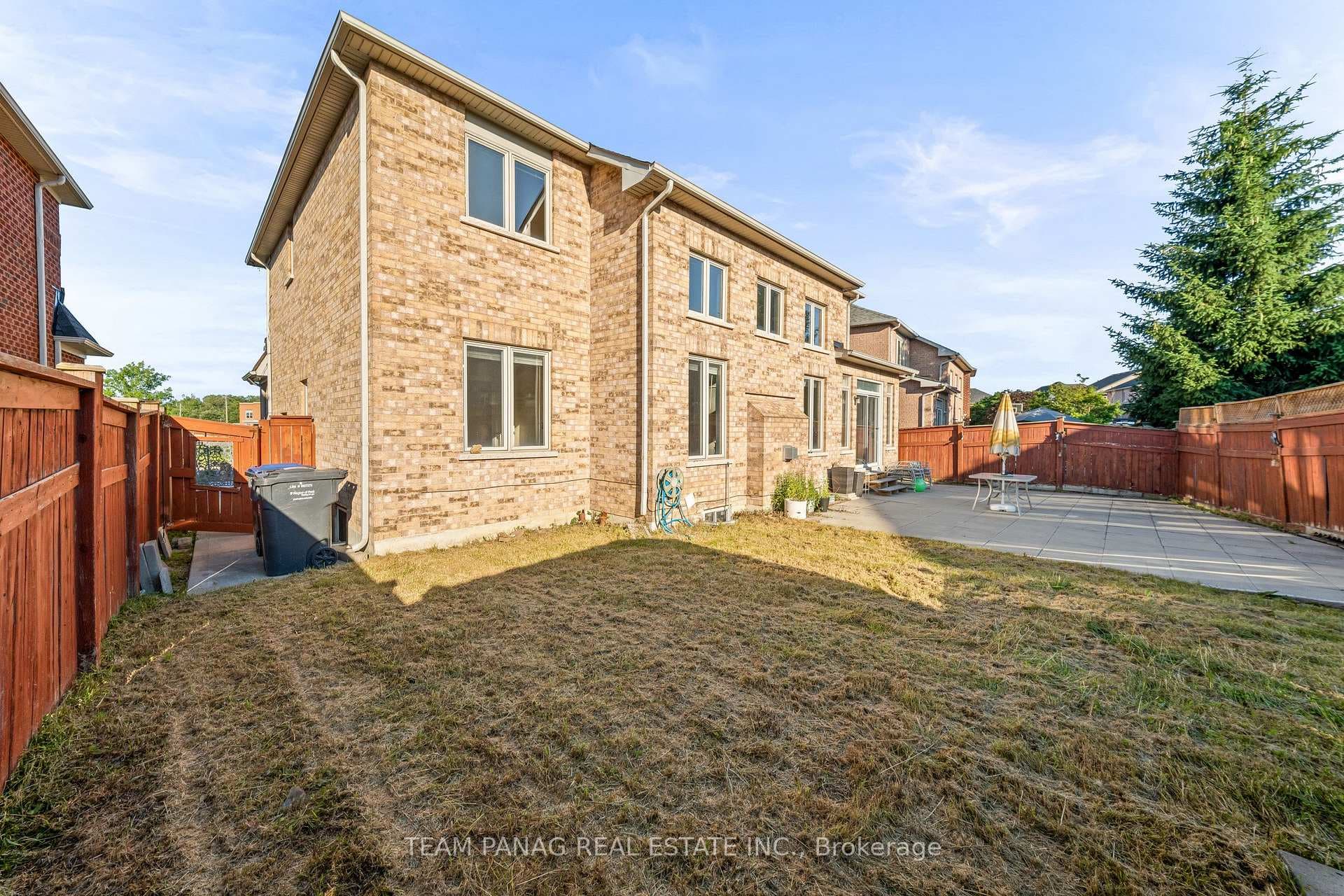 52 Mount Royal Circle photo 49