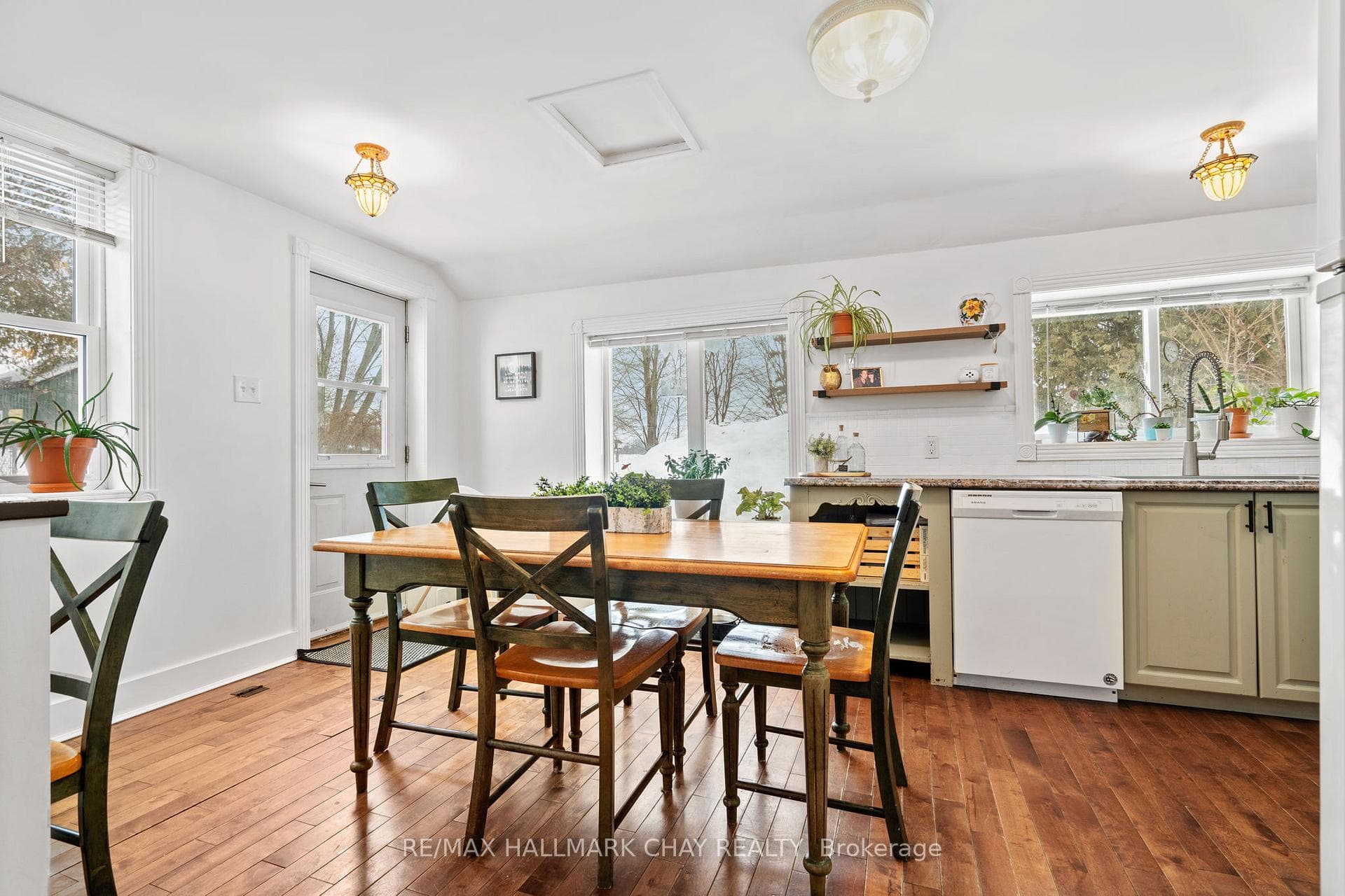10 Albert Street photo 13